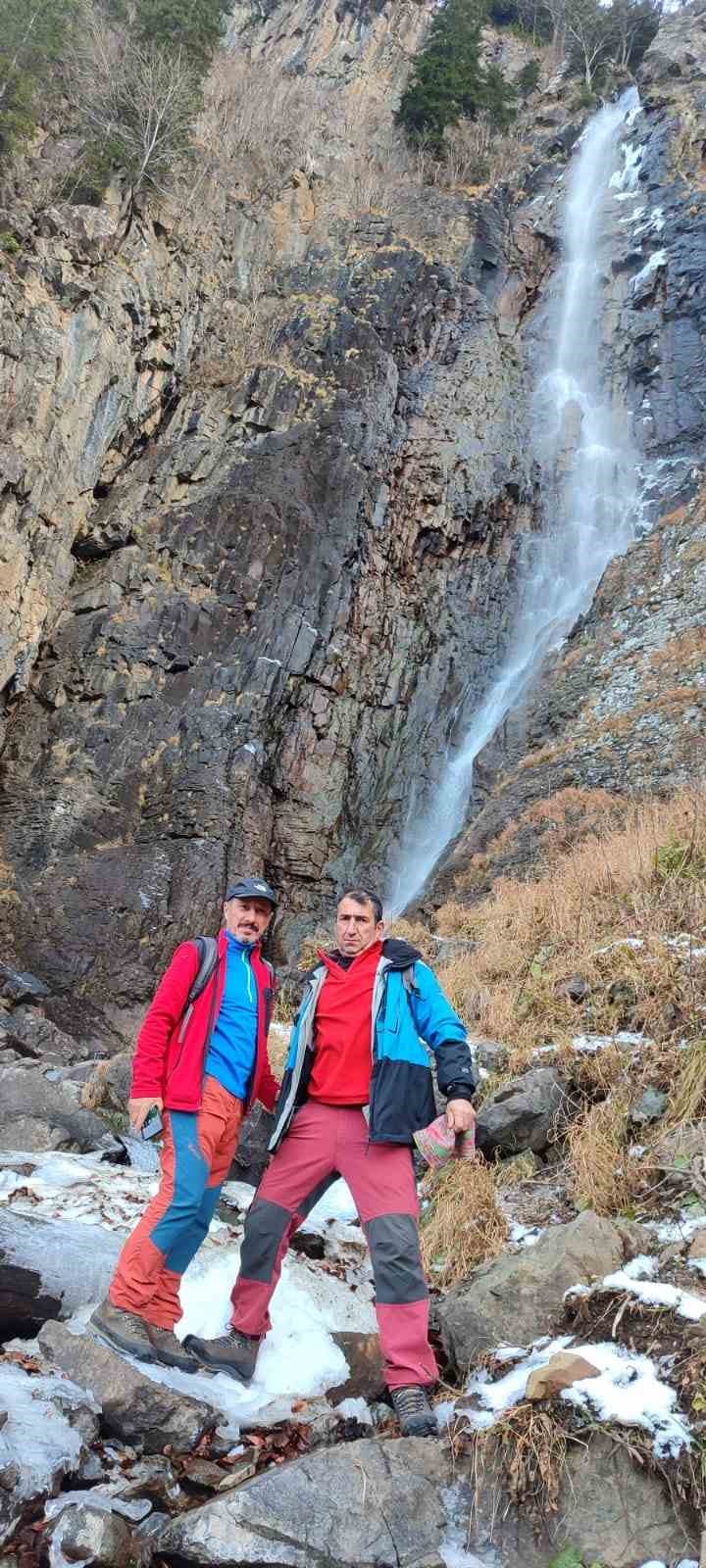 Asmasu Şelalesi’ne yürüdüler
Asmasu Şelalesi’ne yürüdüler