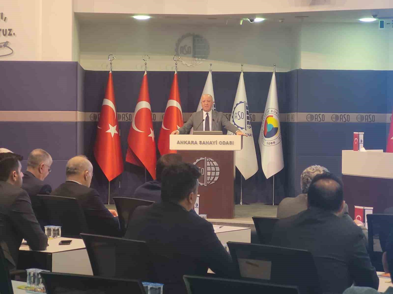 ASO Başkanı Ardıç: "Yeşil pasaportun verilmesi esas alınmalıdır"
ASO Başkanı Ardıç: "Yeşil pasaportun verilmesi esas alınmalıdır"