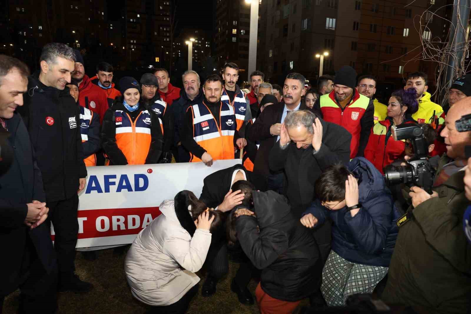’Asrın felaketi’nin 3. yılında Kayseri’de sessiz yürüyüş
