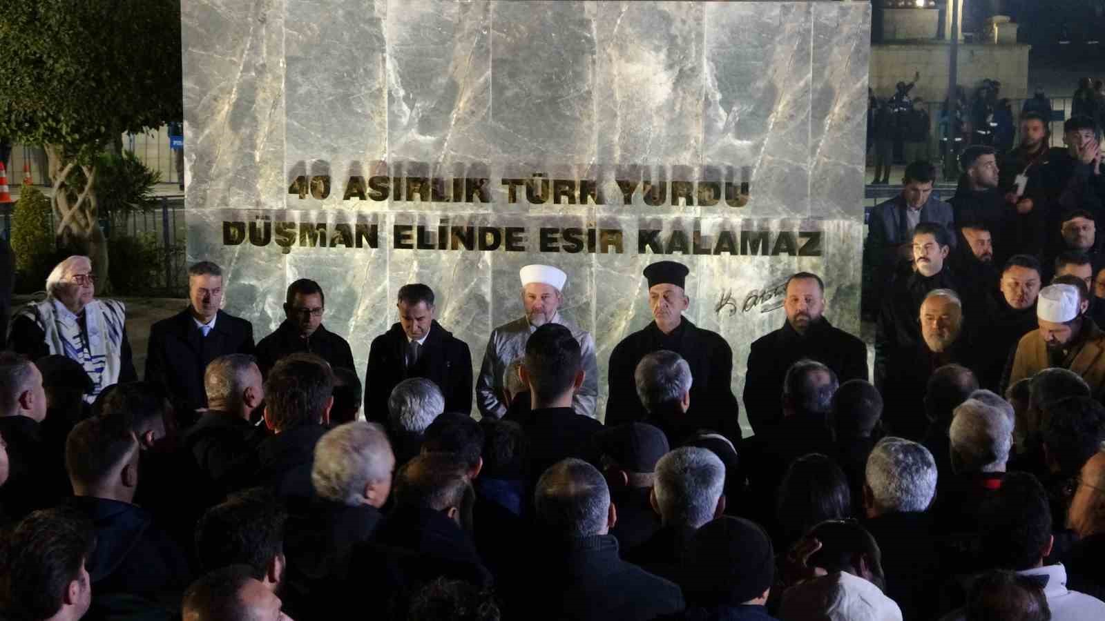 Asrın felaketinin 3’ünci yıl dönümünde Hatay’da binlerce kişi sessiz yürüyüş gerçekleştirdi
