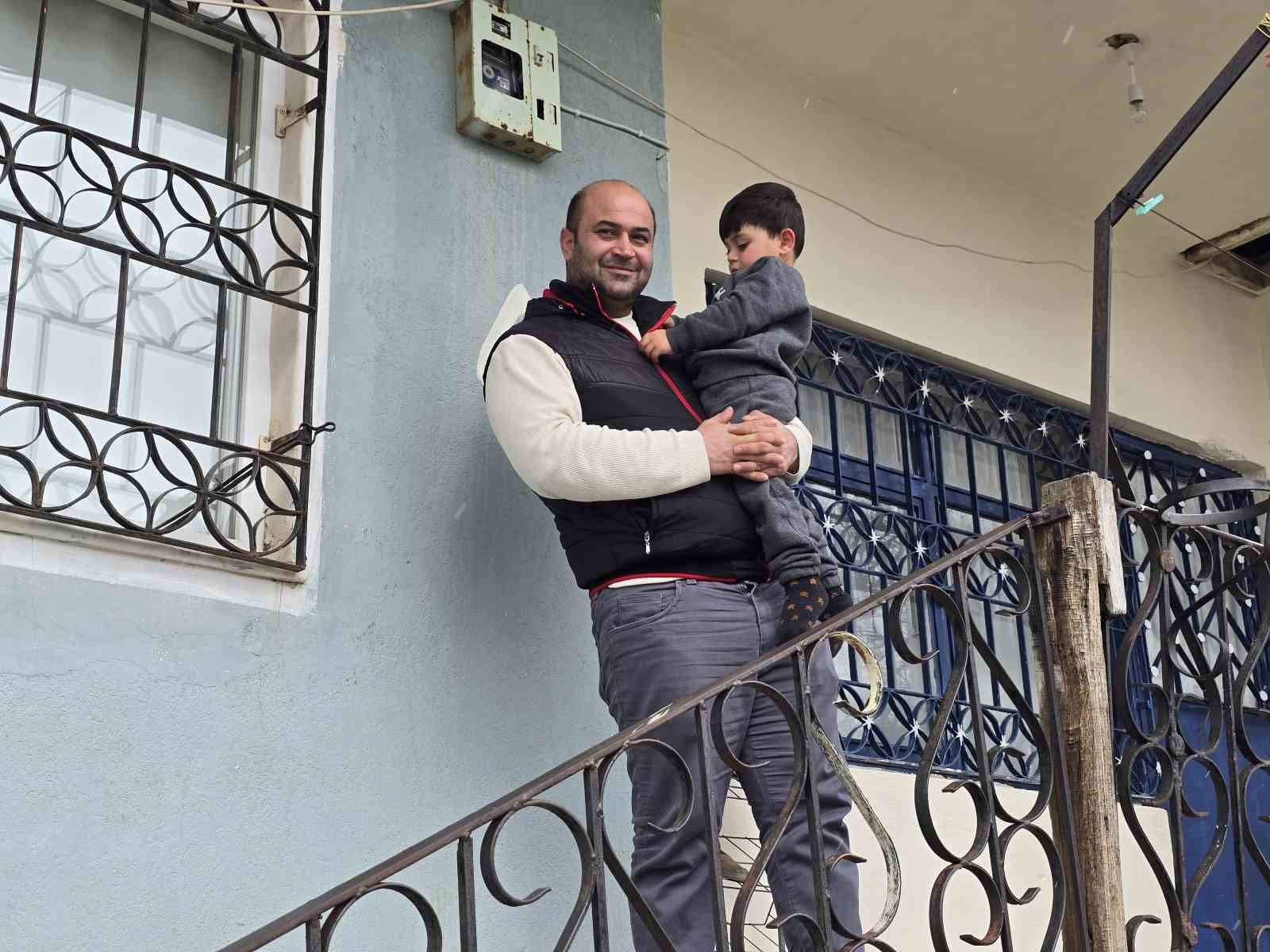 Asrın felaketinin simge bebeklerinden Korkmaz bebek şimdi 3 yaşında
