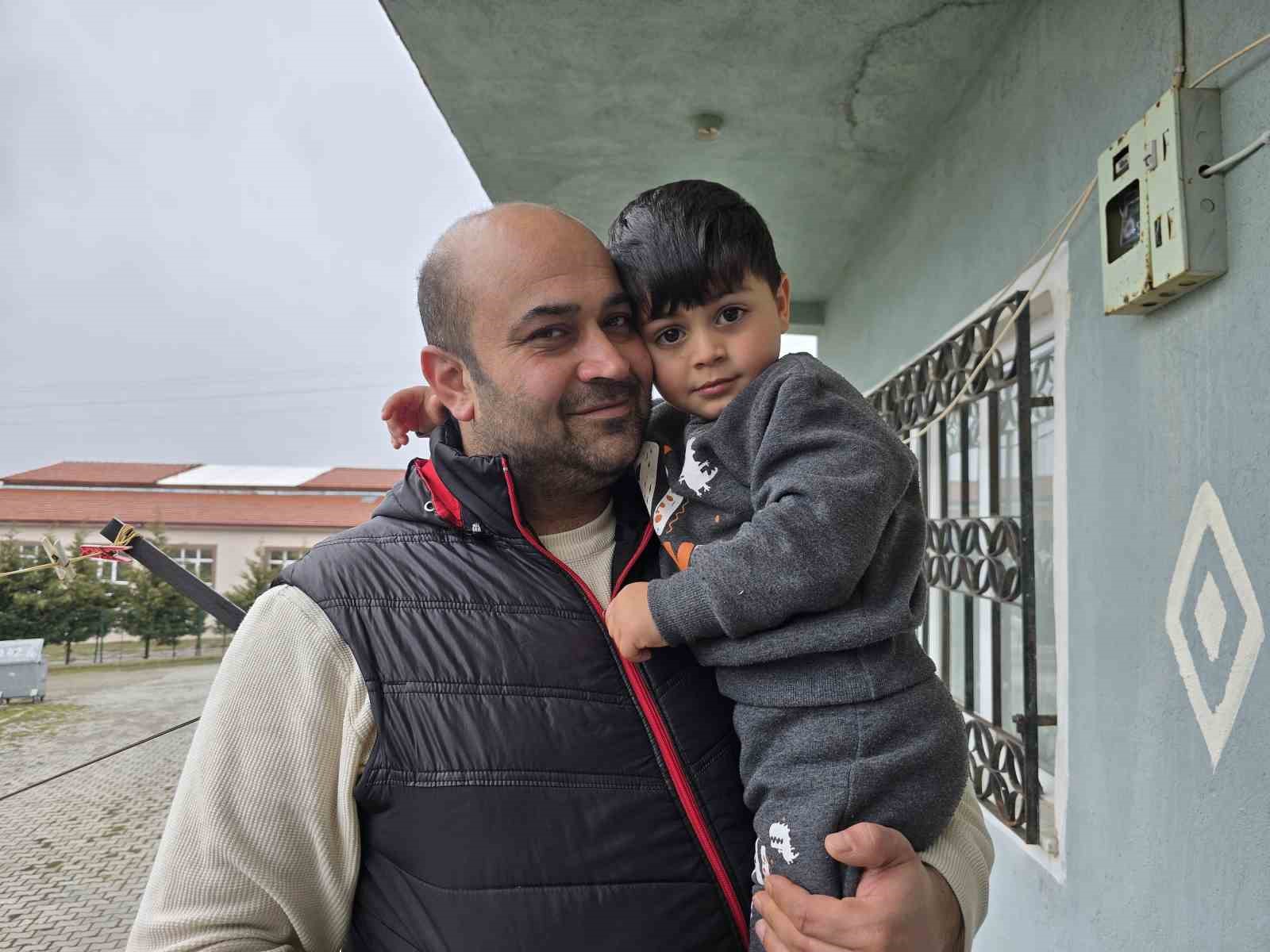 Asrın felaketinin simge bebeklerinden Korkmaz bebek şimdi 3 yaşında
