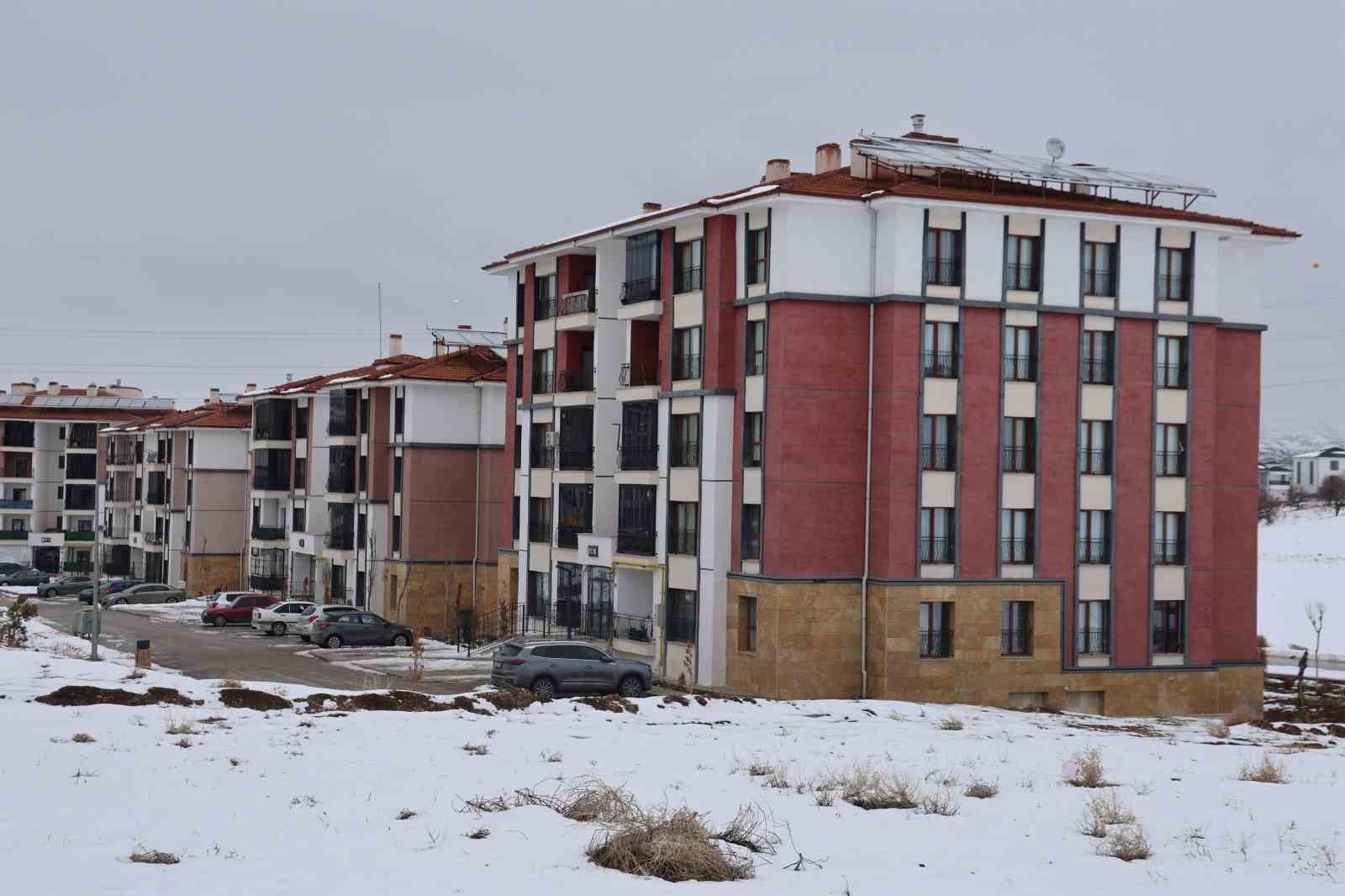 Asrın inşasında Elazığ’da 14 bin konut yapıldı
