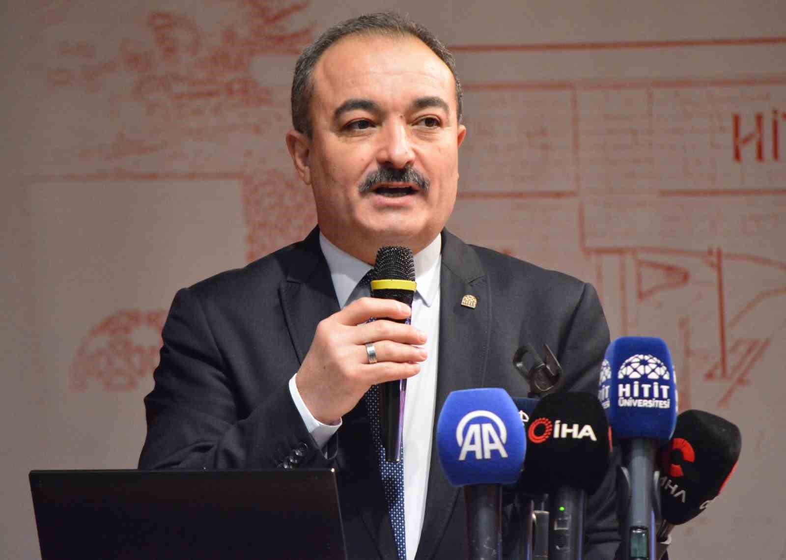 Astronot Alper Gezeravcı, üniversite öğrencileriyle buluştu
