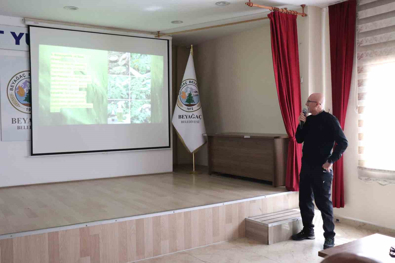 Ata tohumlarının kırsal kalkınmadaki rolü Beyağaç’ta konuşuldu
