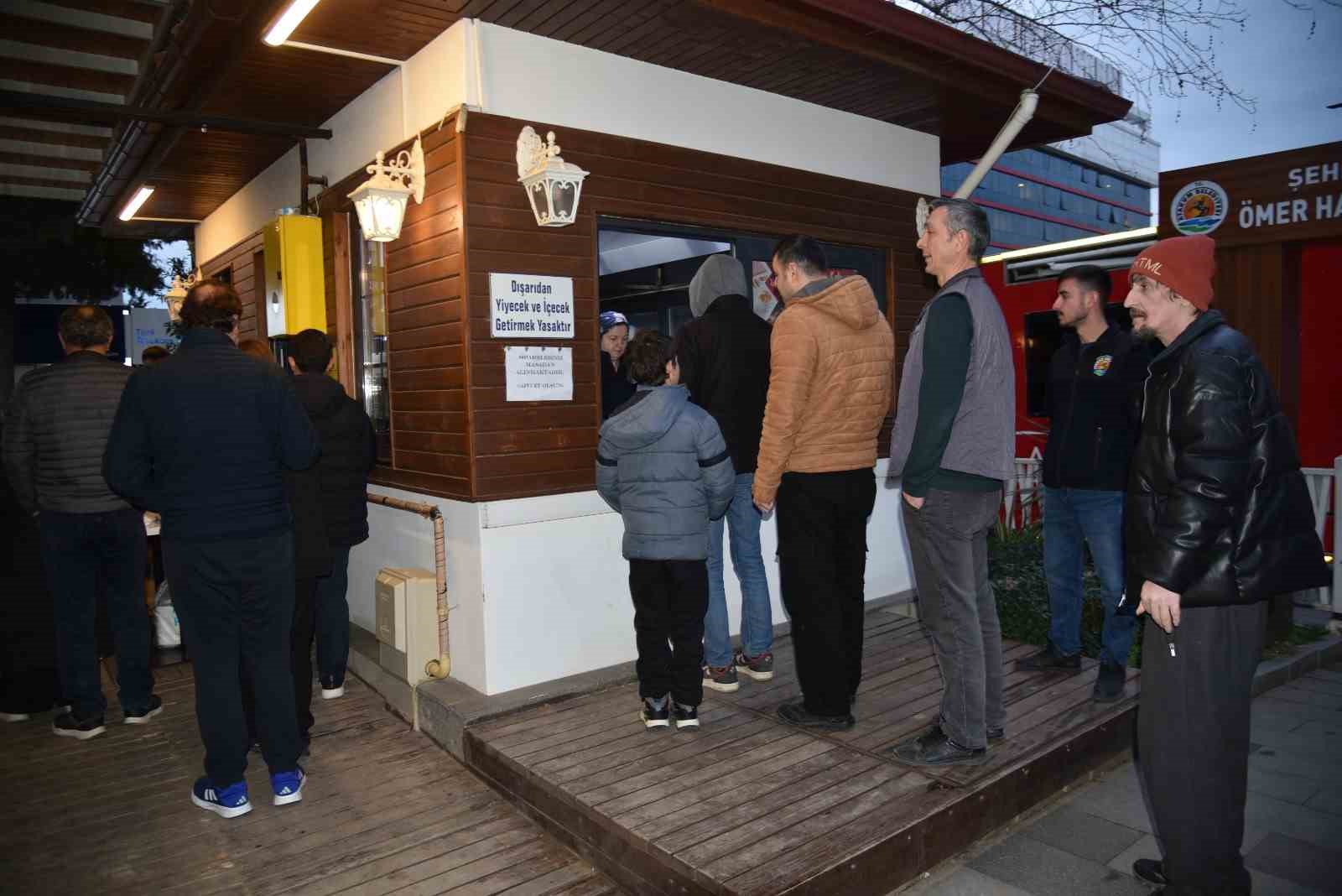 Atakum Belediyesi Şehit Ömer Halisdemir Parkı’nda ücretsiz iftar hizmeti
