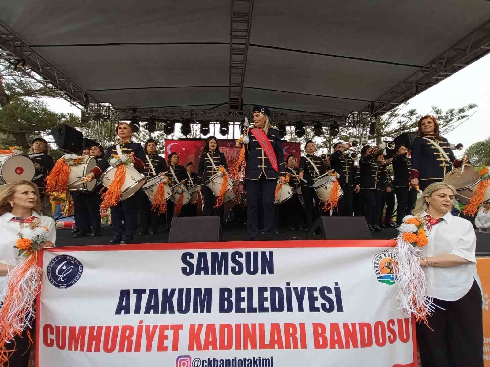 Atakum Cumhuriyet Kadınları Bandosu, festivale damga vurdu

