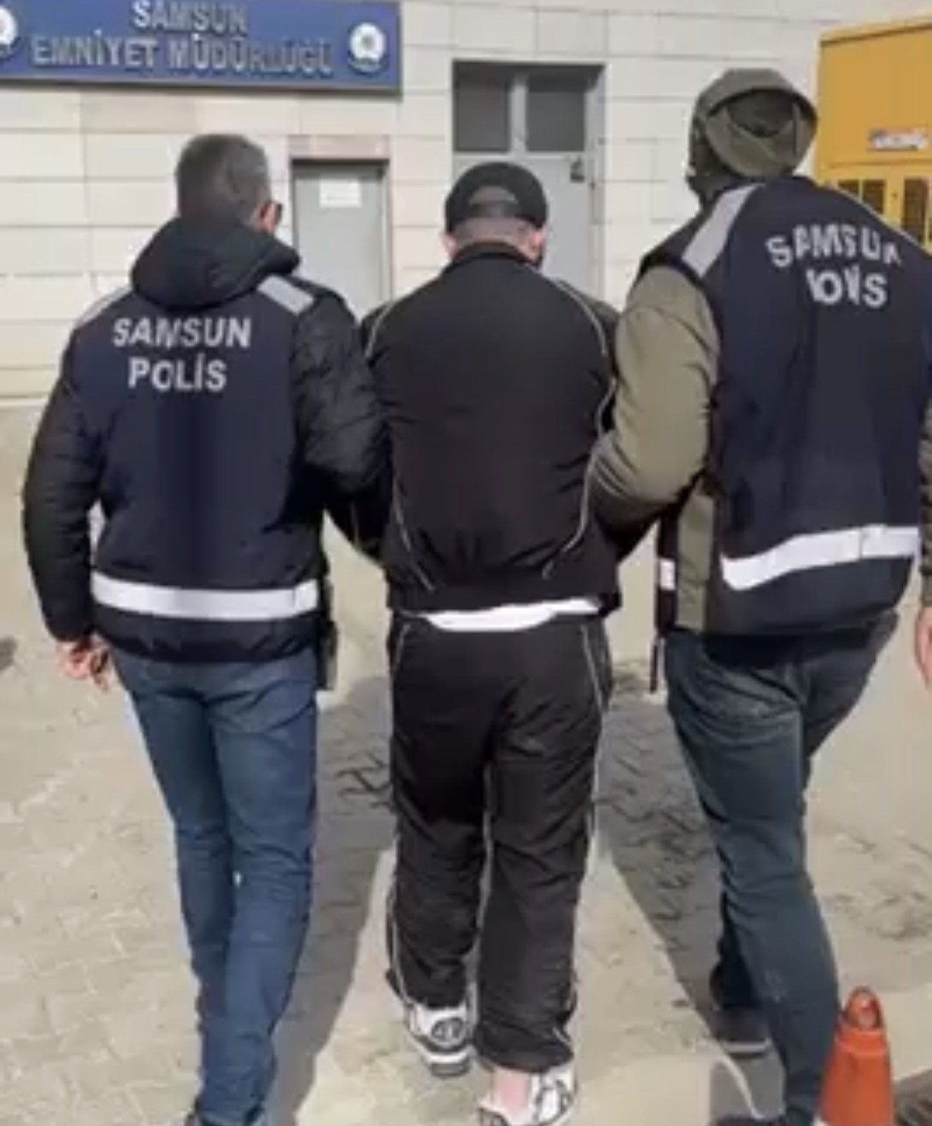 Atakum’da aranması bulunan 2 hükümlü yakalandı
