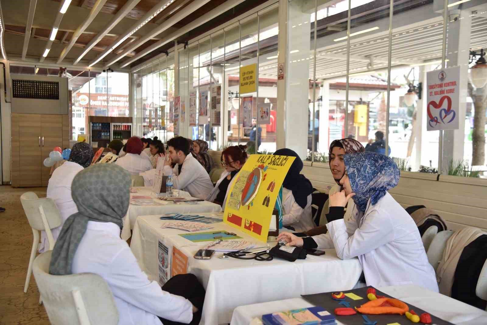 Atakum’da ücretsiz sağlık taramasına vatandaşlardan yoğun ilgi
Atakum’da ücretsiz sağlık taramasına vatandaşlardan yoğun ilgi