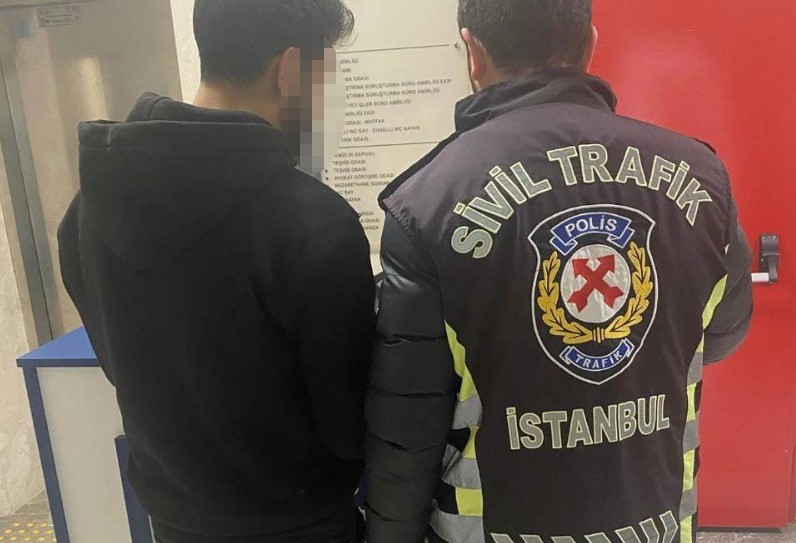 Ataşehir’de konvoy yapıp trafiği tehlikeye atan 3 şüpheli adliyeye sevk edildi
