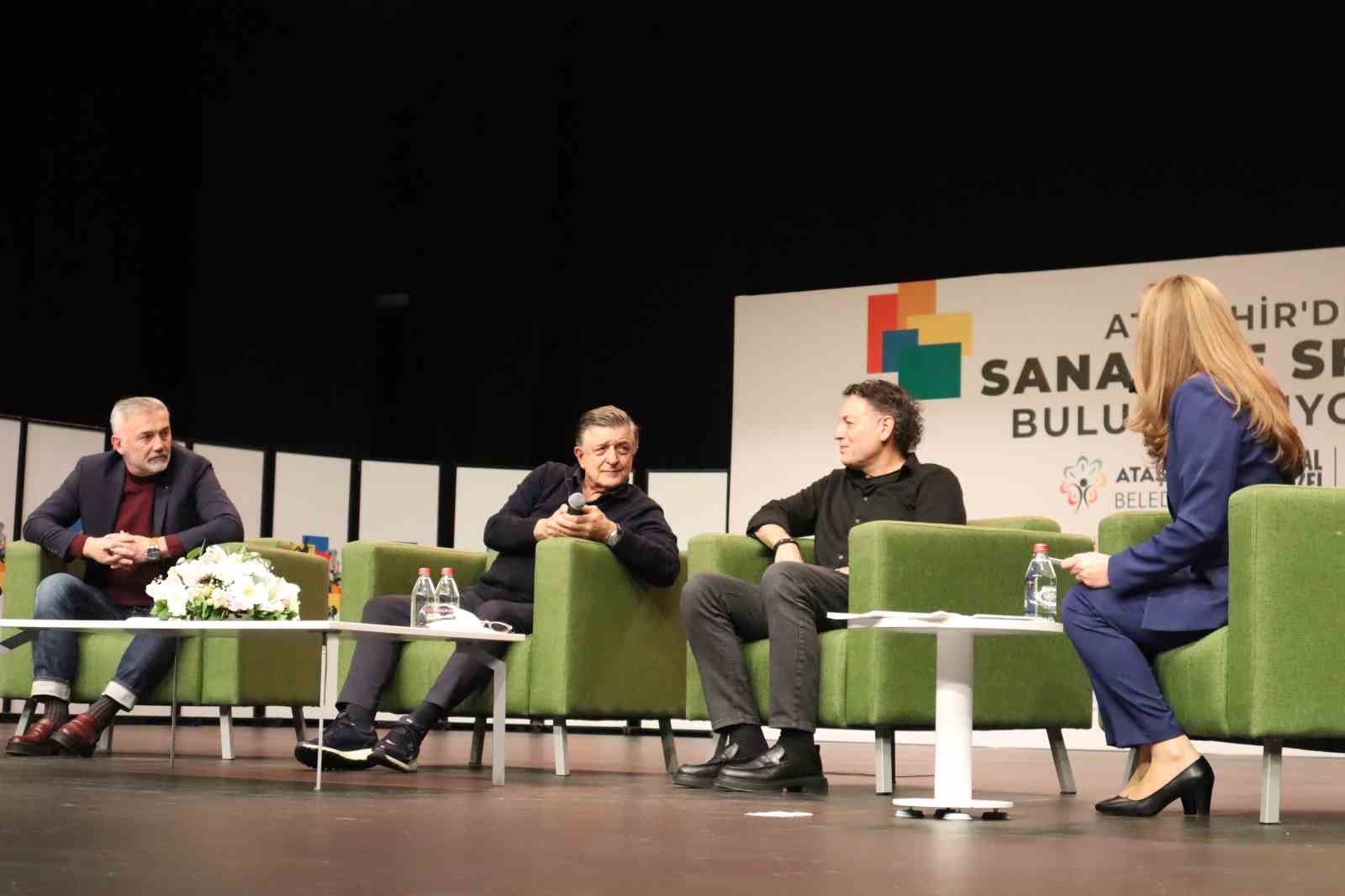 Ataşehir’de sanat ve spor alanında ünlü isimleri buluşturan panel
Ataşehir’de sanat ve spor alanında ünlü isimleri buluşturan panel