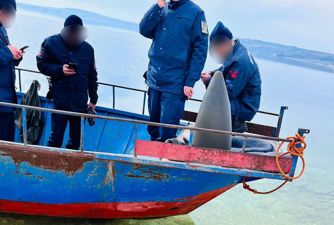 Atatürk Baraj Gölüne füze parçaları düştü
