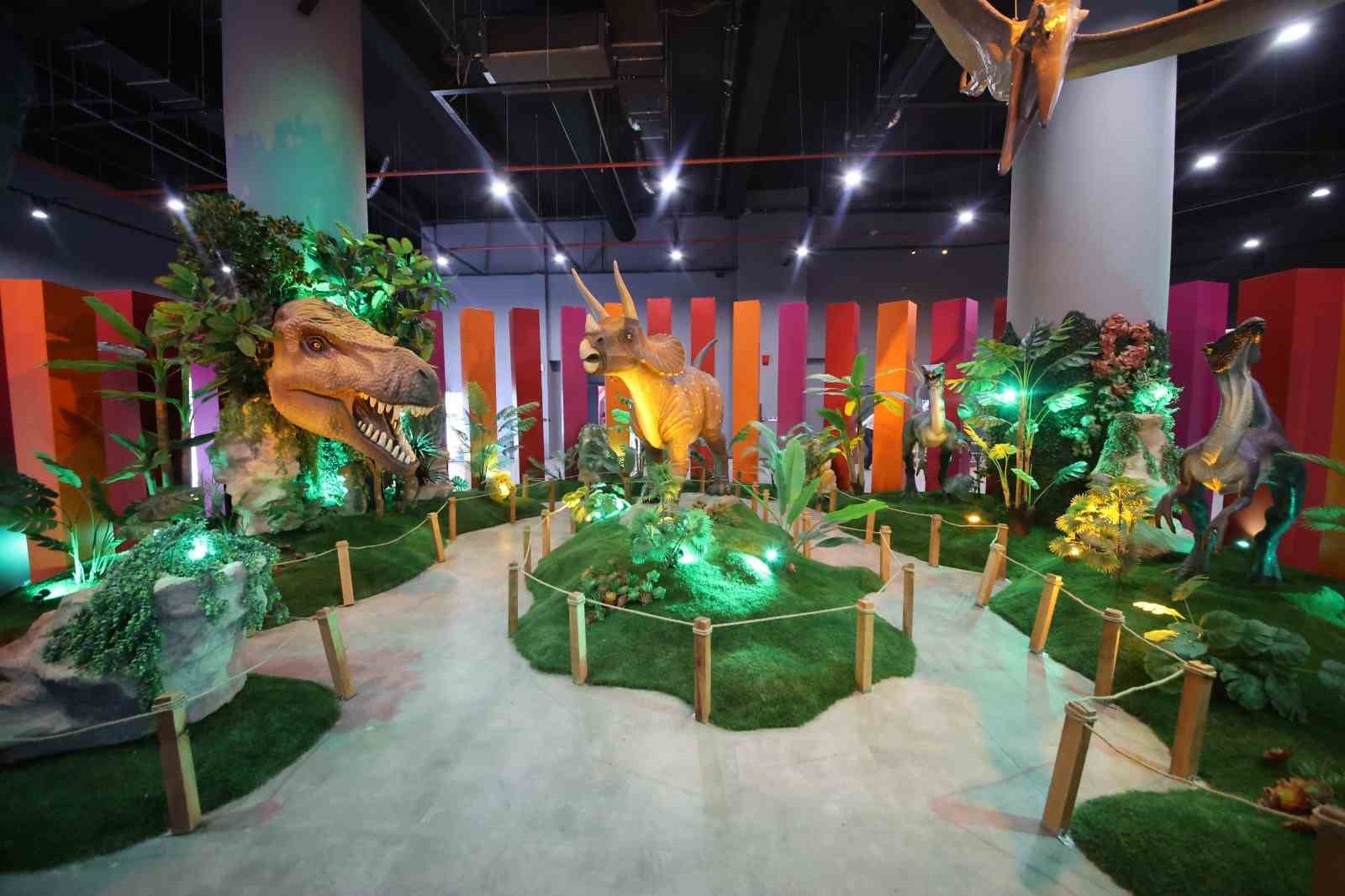 Atatürk Bilim Merkezi bilim tutkunlarının buluşma noktası oldu
