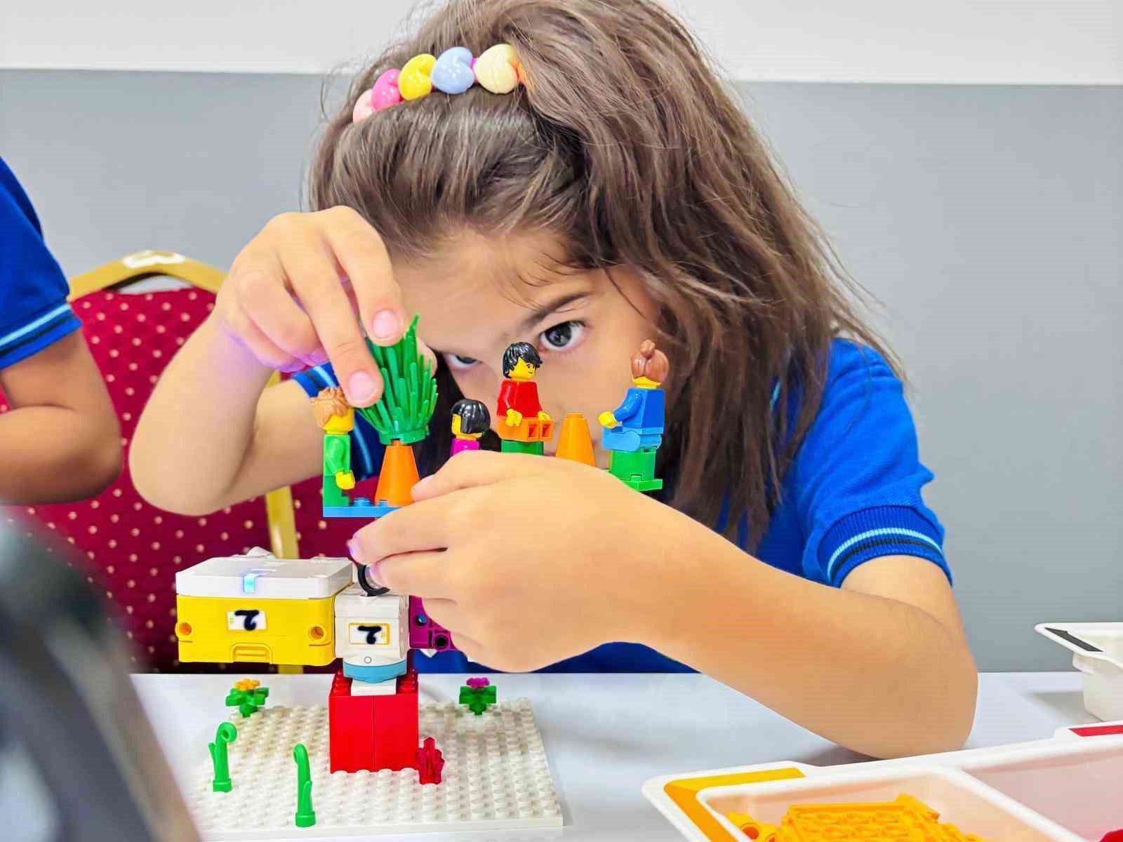 Atatürk Bilim Merkezinde temel robotik kodlama kursu başlıyor
Atatürk Bilim Merkezinde temel robotik kodlama kursu başlıyor