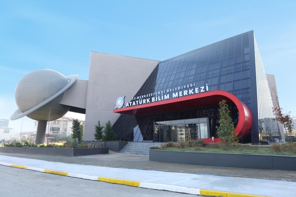 Atatürk Bilim Merkezinde temel robotik kodlama kursu başlıyor
Atatürk Bilim Merkezinde temel robotik kodlama kursu başlıyor