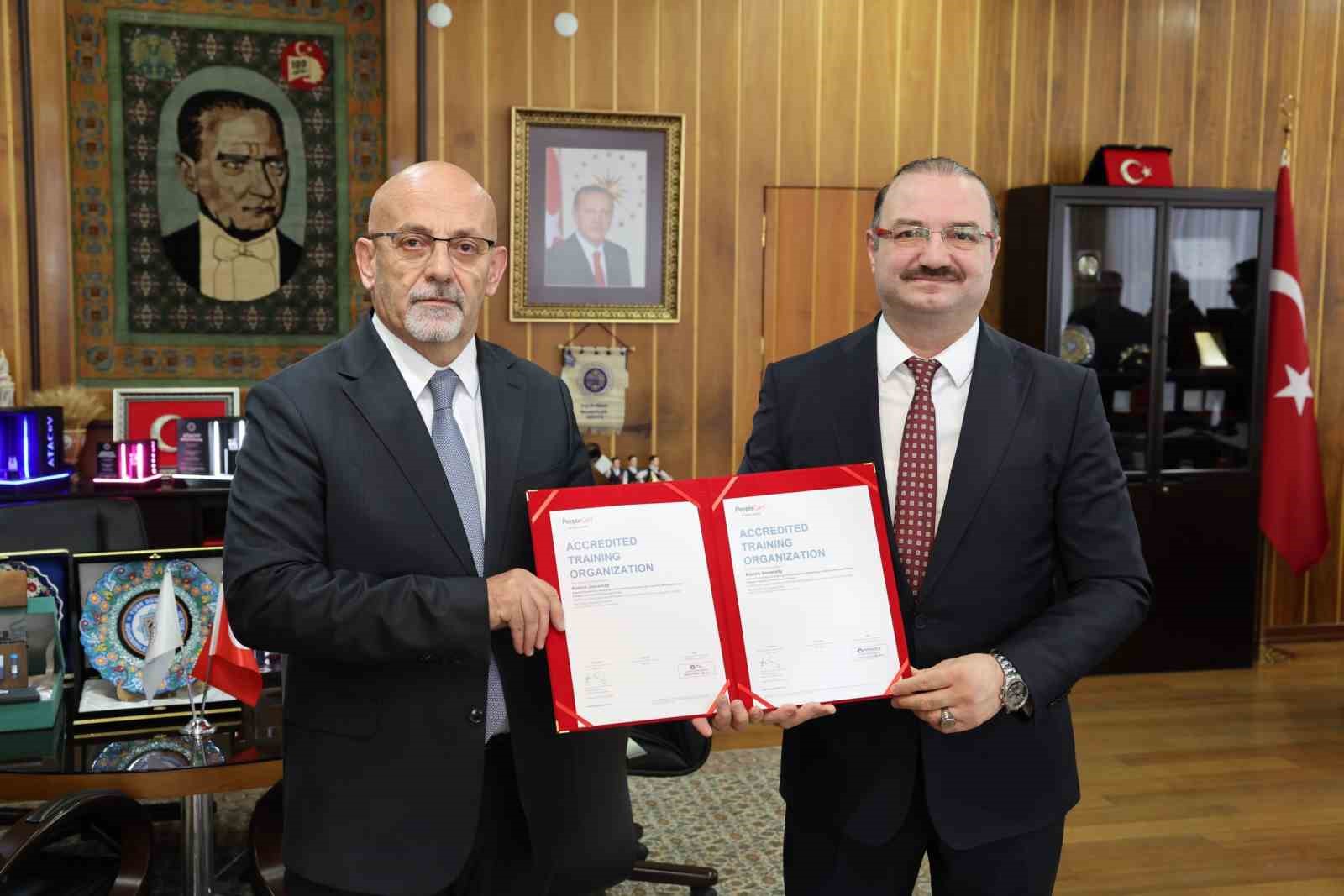 Atatürk Üniversitesi, ITIL ve PRINCE2 programlarında dünya genelinde yetkili eğitim merkezi oldu
Atatürk Üniversitesi, ITIL ve PRINCE2 programlarında dünya genelinde yetkili eğitim merkezi oldu