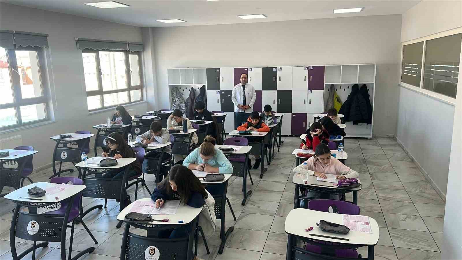 Atatürk Üniversitesi Özel Vakıf Okulları bursluluk sınavı, yoğun katılımla gerçekleşti
Atatürk Üniversitesi Özel Vakıf Okulları bursluluk sınavı, yoğun katılımla gerçekleşti