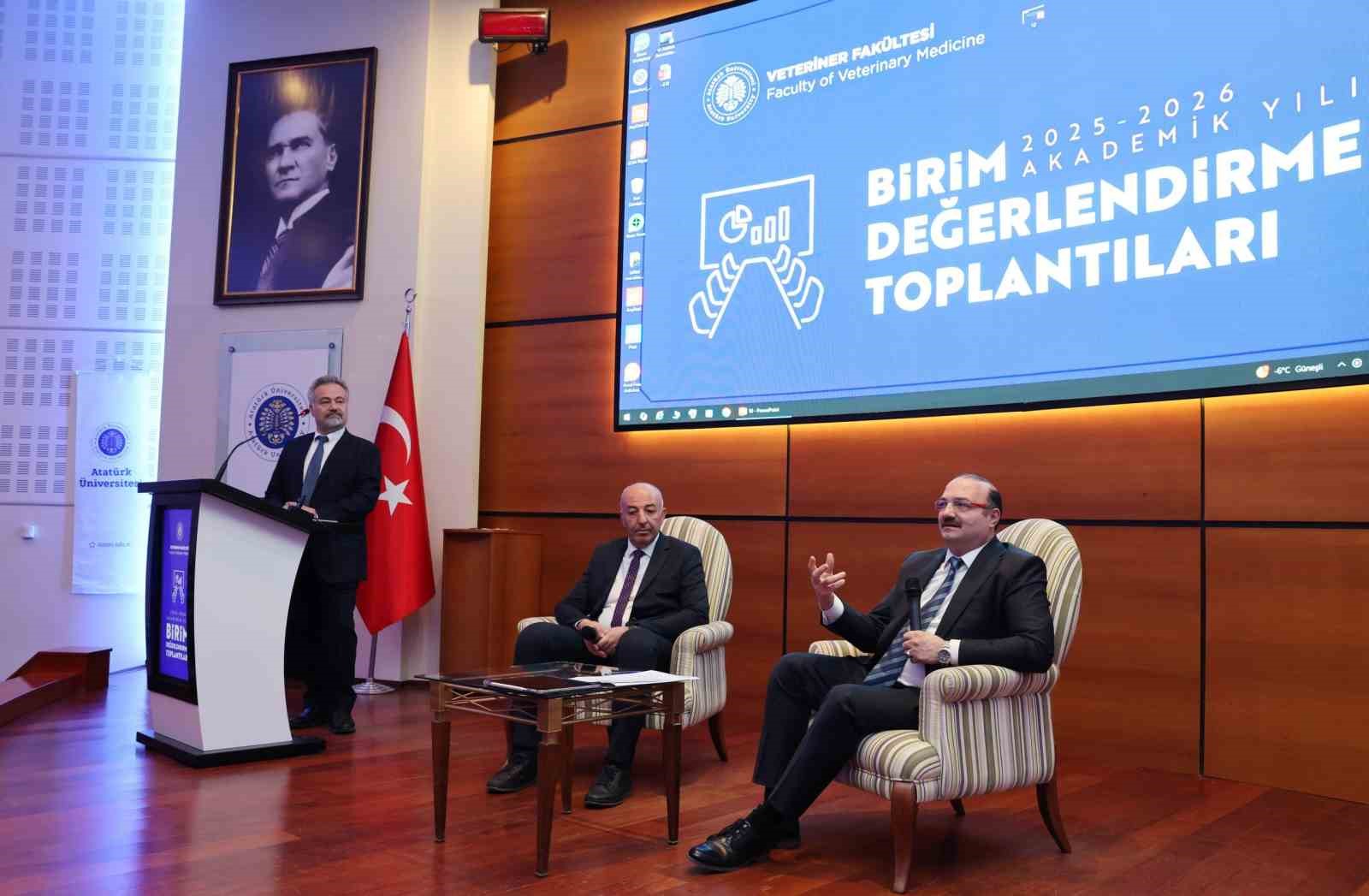 Atatürk Üniversitesinde birim değerlendirme toplantılarının ilk etabı tamamlandı
