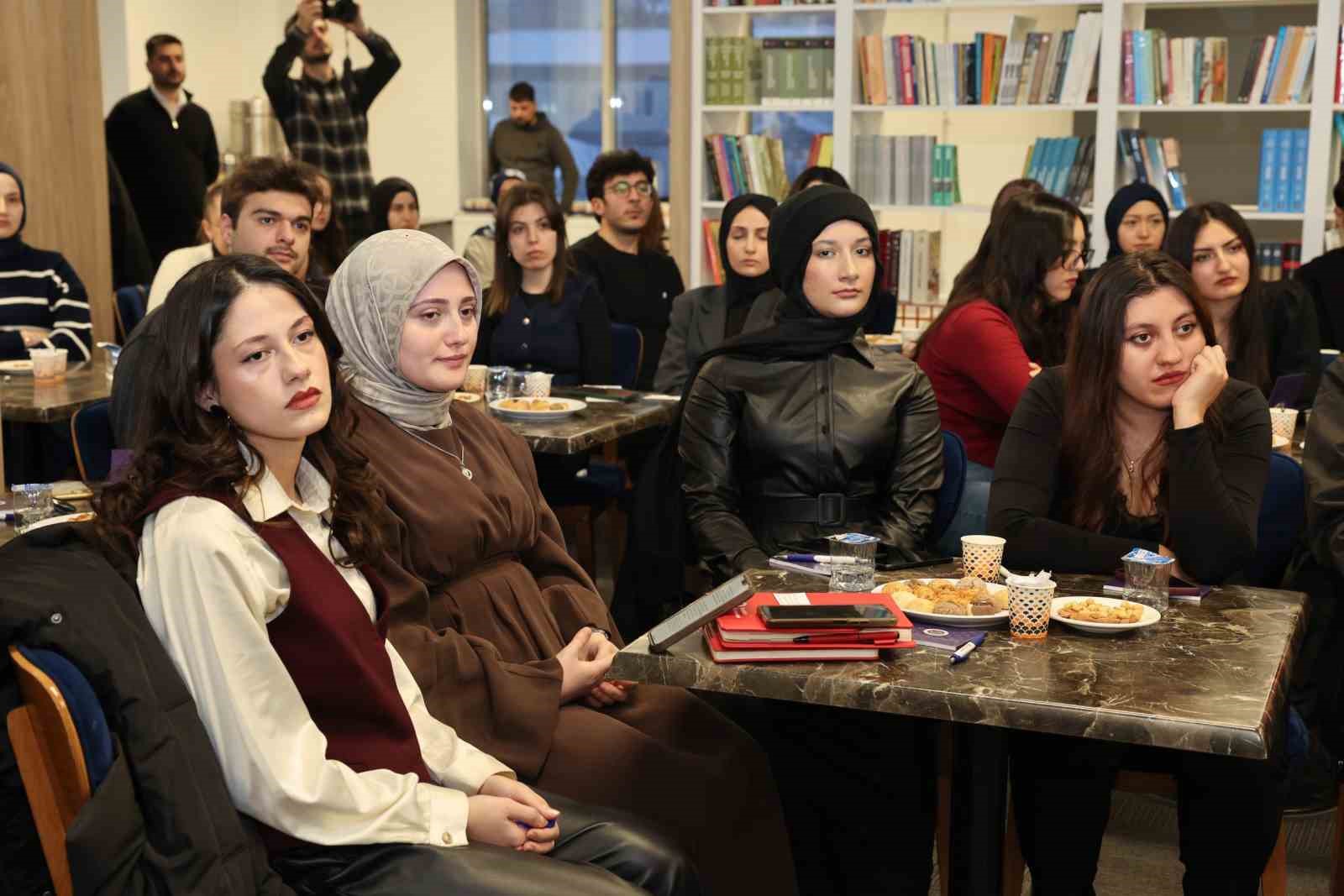 Atatürk Üniversitesinde millî teknoloji ve girişimcilik buluşması
Atatürk Üniversitesinde millî teknoloji ve girişimcilik buluşması