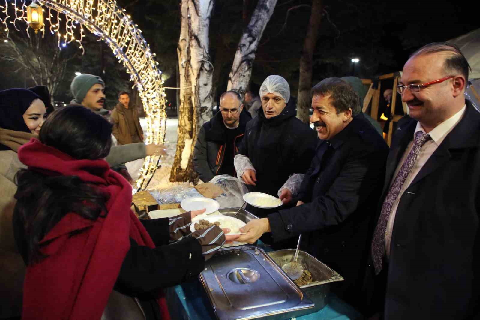 Atatürk Üniversitesinde Ramazan’ın manevi iklimi "Ramazan Yolu"nda yaşandı
