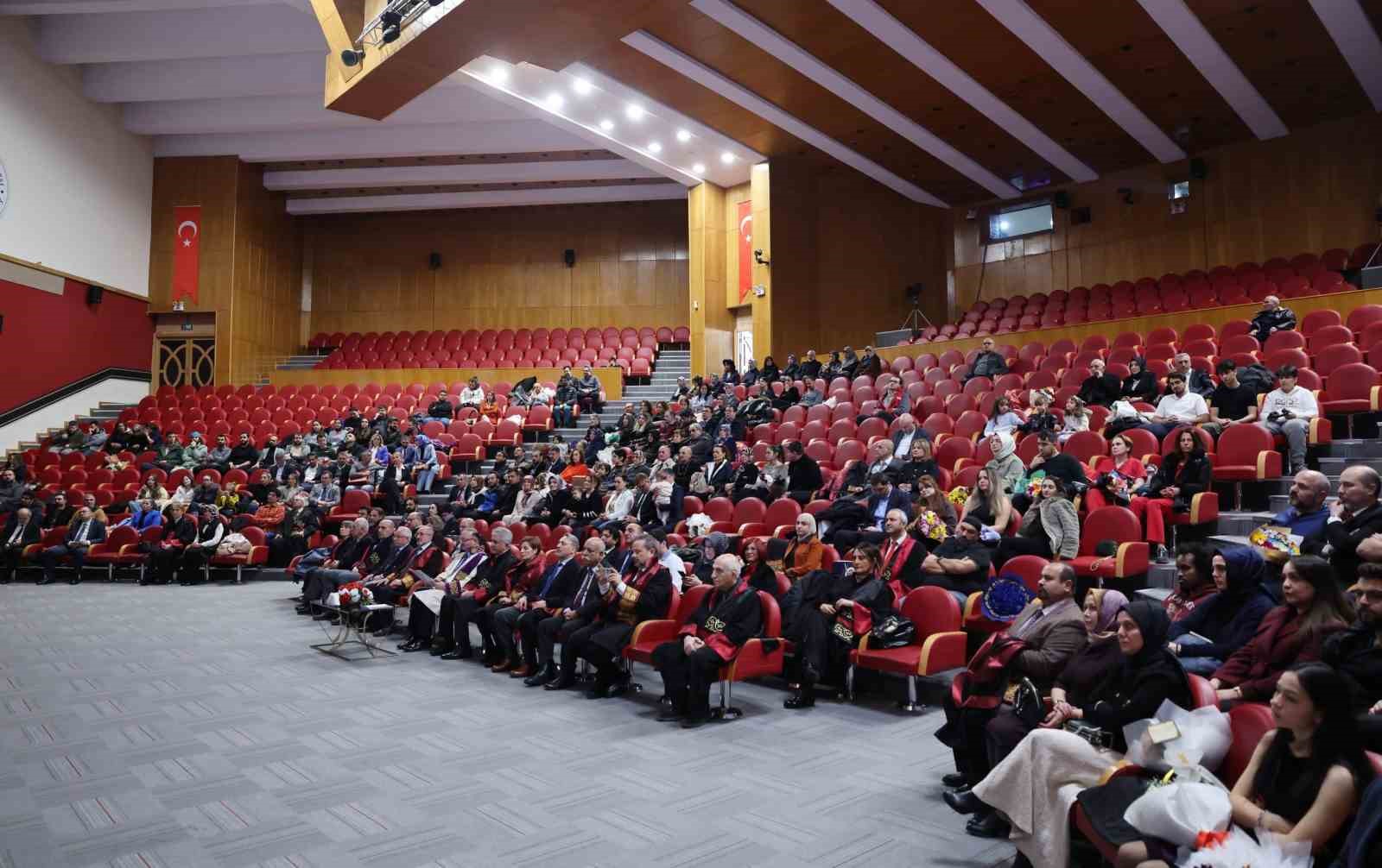 Atatürk Üniversitesinde  Tıp Bayramı ve akademik giysi töreni coşkusu
