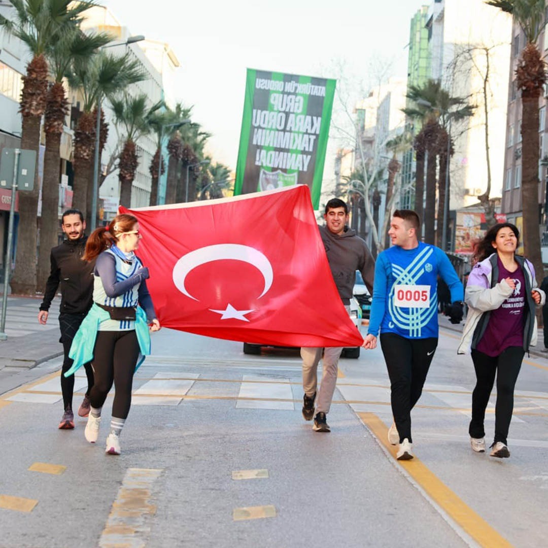 Atatürk Yol Koşusunda dereceye giren sporcular ödüllendirildi
