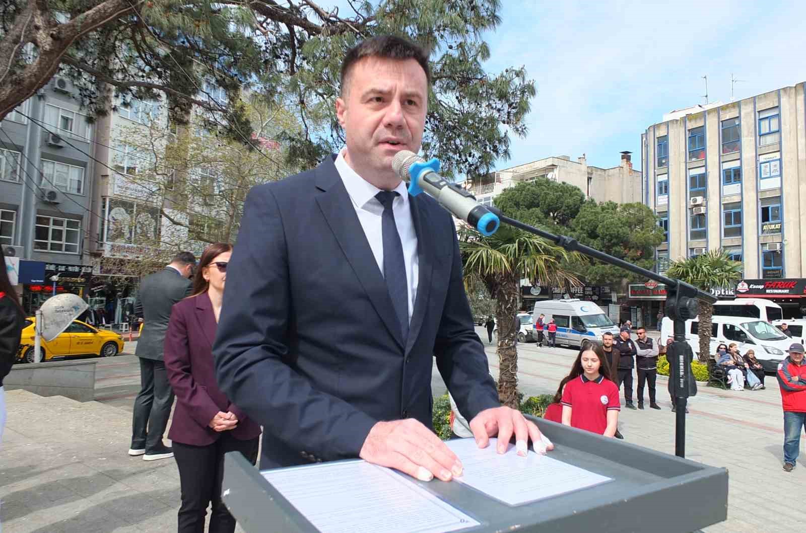 Atatürk’ün Burhaniye’ye gelişinin 92. Yıldönümü törenle kutlandı
Atatürk’ün Burhaniye’ye gelişinin 92. Yıldönümü törenle kutlandı