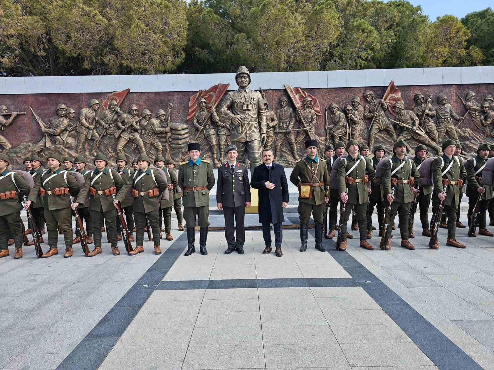 Atatürk’ün taarruzu değil ölmeyi emrettiği "57. Alay" yeniden kuruldu
