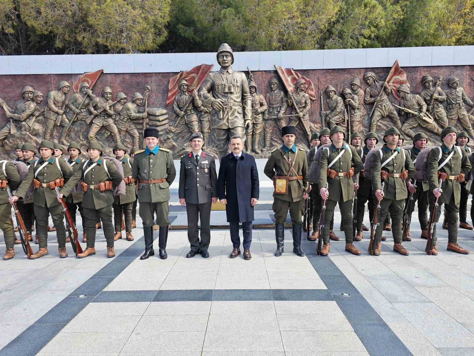 Atatürk’ün taarruzu değil ölmeyi emrettiği "57. Alay" yeniden kuruldu
