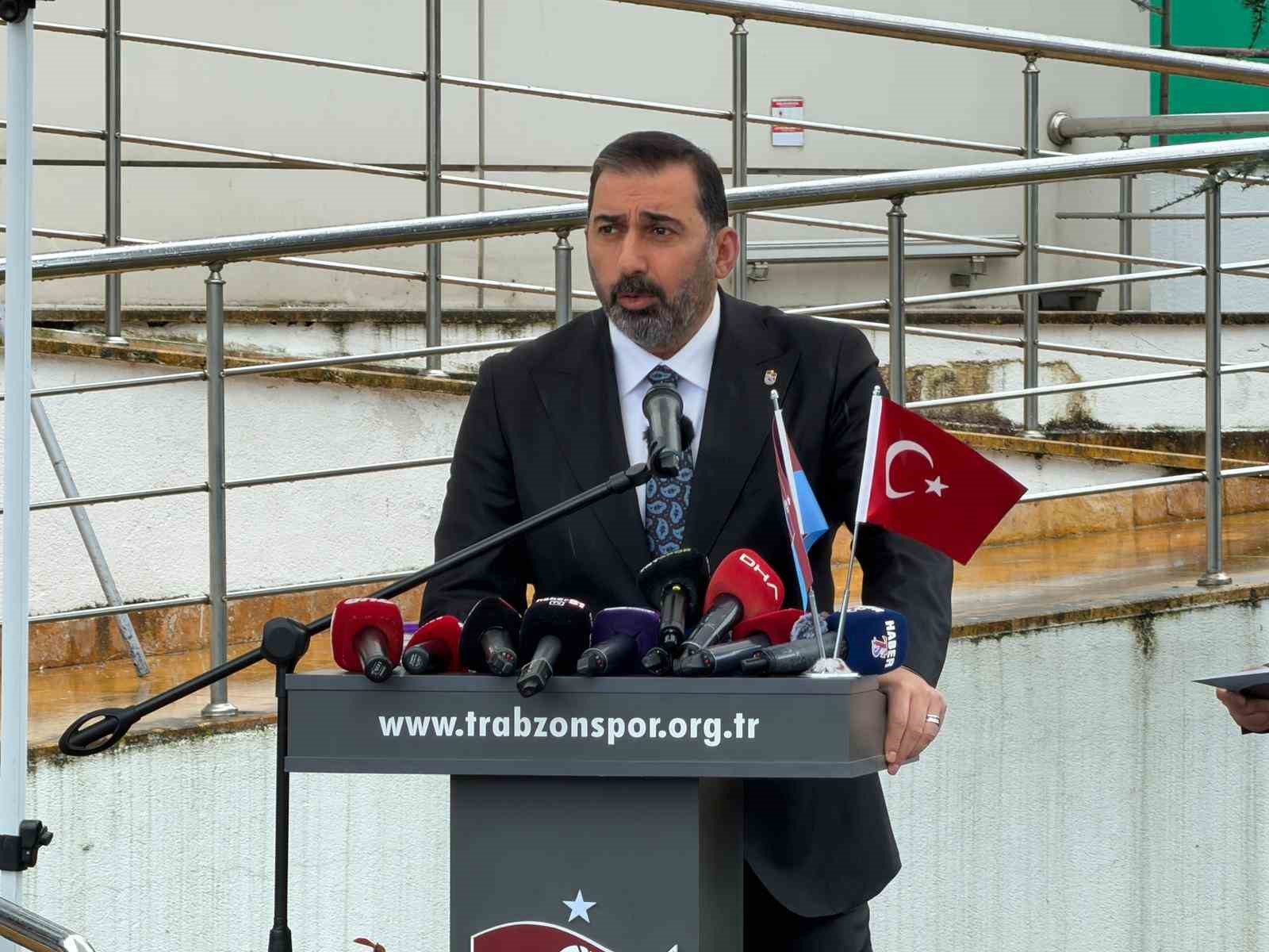 Atay Aktuğ için tören düzenlendi
