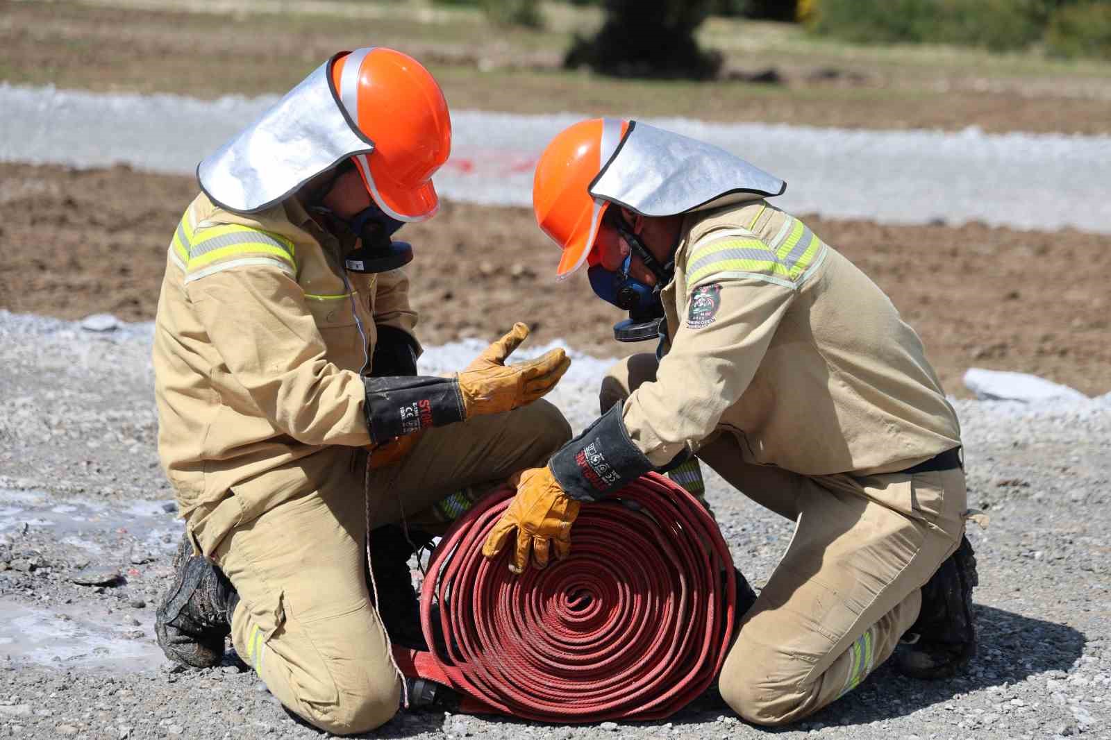 Ateş savaşçılarının TOY’u nefes kesti
