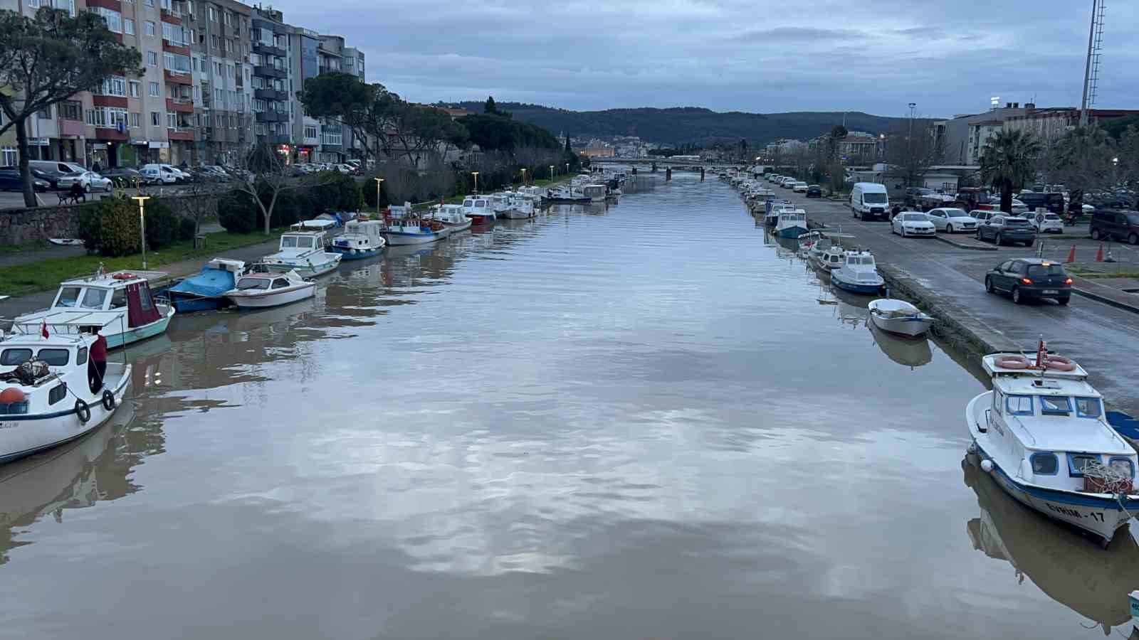 Atikhisar barajında kritik saatler, 2 mahalle için uyarı yapıldı
