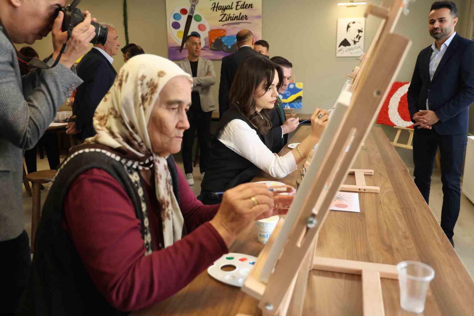 Atıl bina kadınlar için sanat merkezine dönüştü
