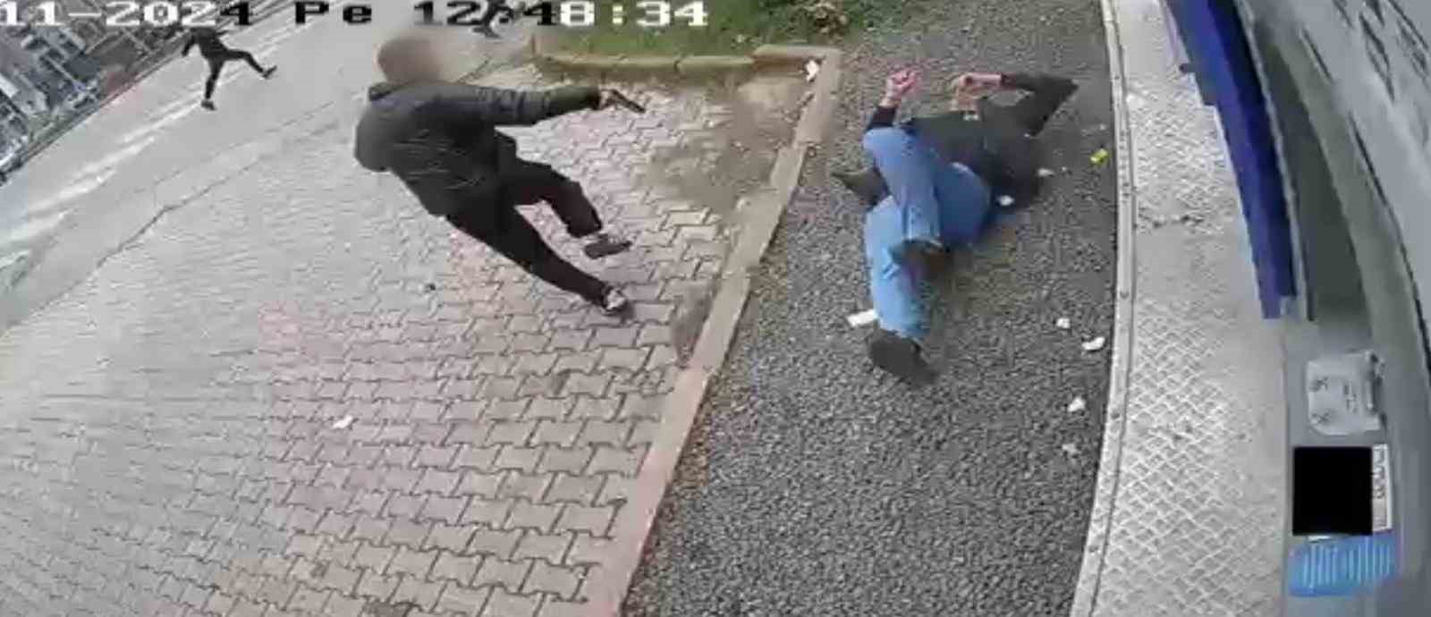 ATM’de kameralar önündeki cinayette karar çıktı: Katillere 16 yıl 4’er ay hapis
ATM’de kameralar önündeki cinayette karar çıktı: Katillere 16 yıl 4’er ay hapis