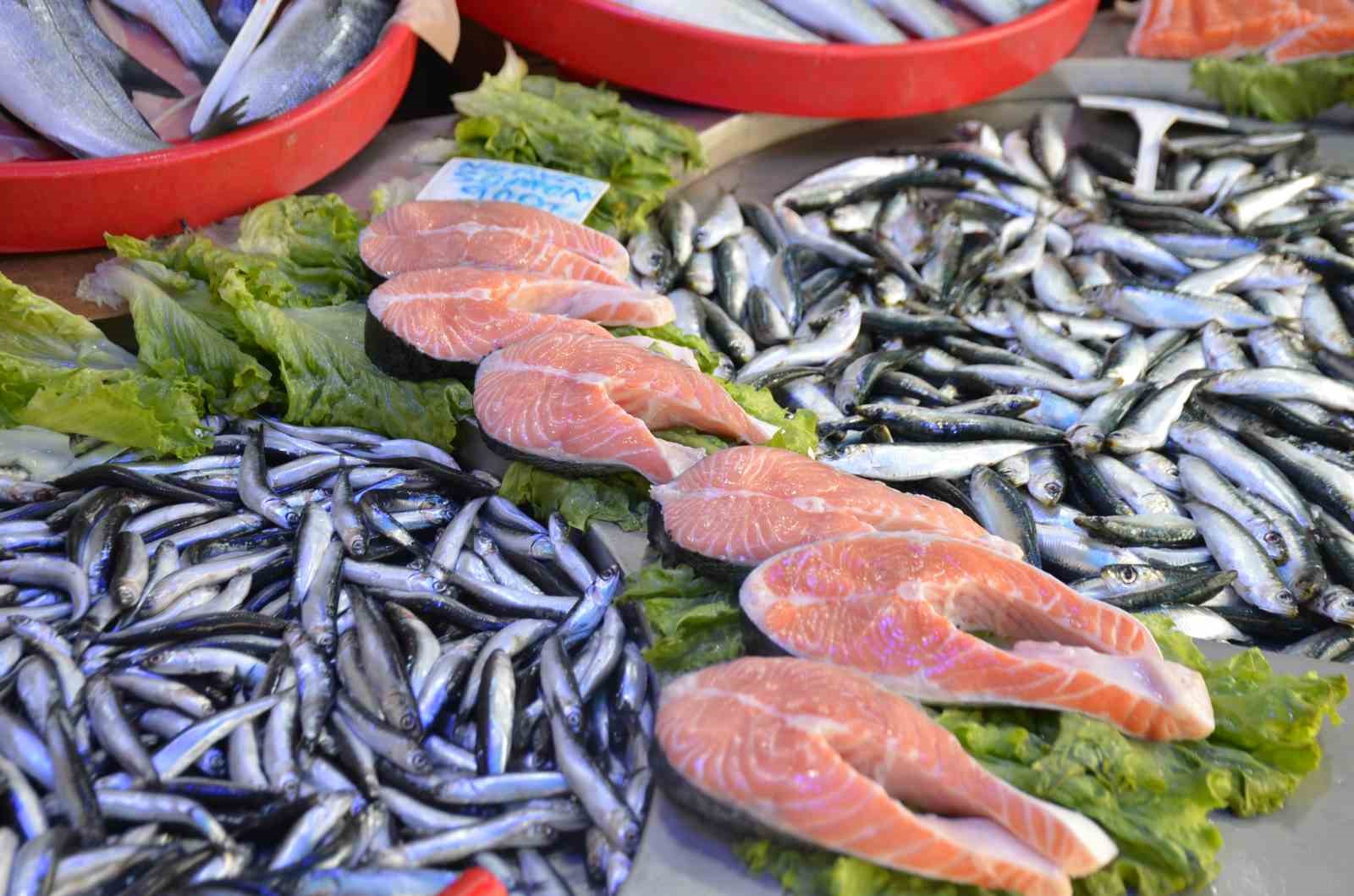 Av sezonu bitse de tezgahlar balıksız kalmıyor
