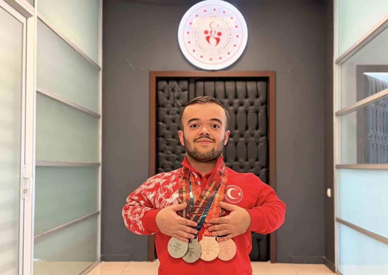 Avrupa ikincisi sporcuya görkemli karşılama
