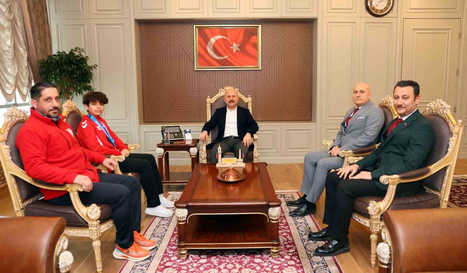 Avrupa Şampiyonu Kaya Adıyaman’da coşkuyla karşılandı
