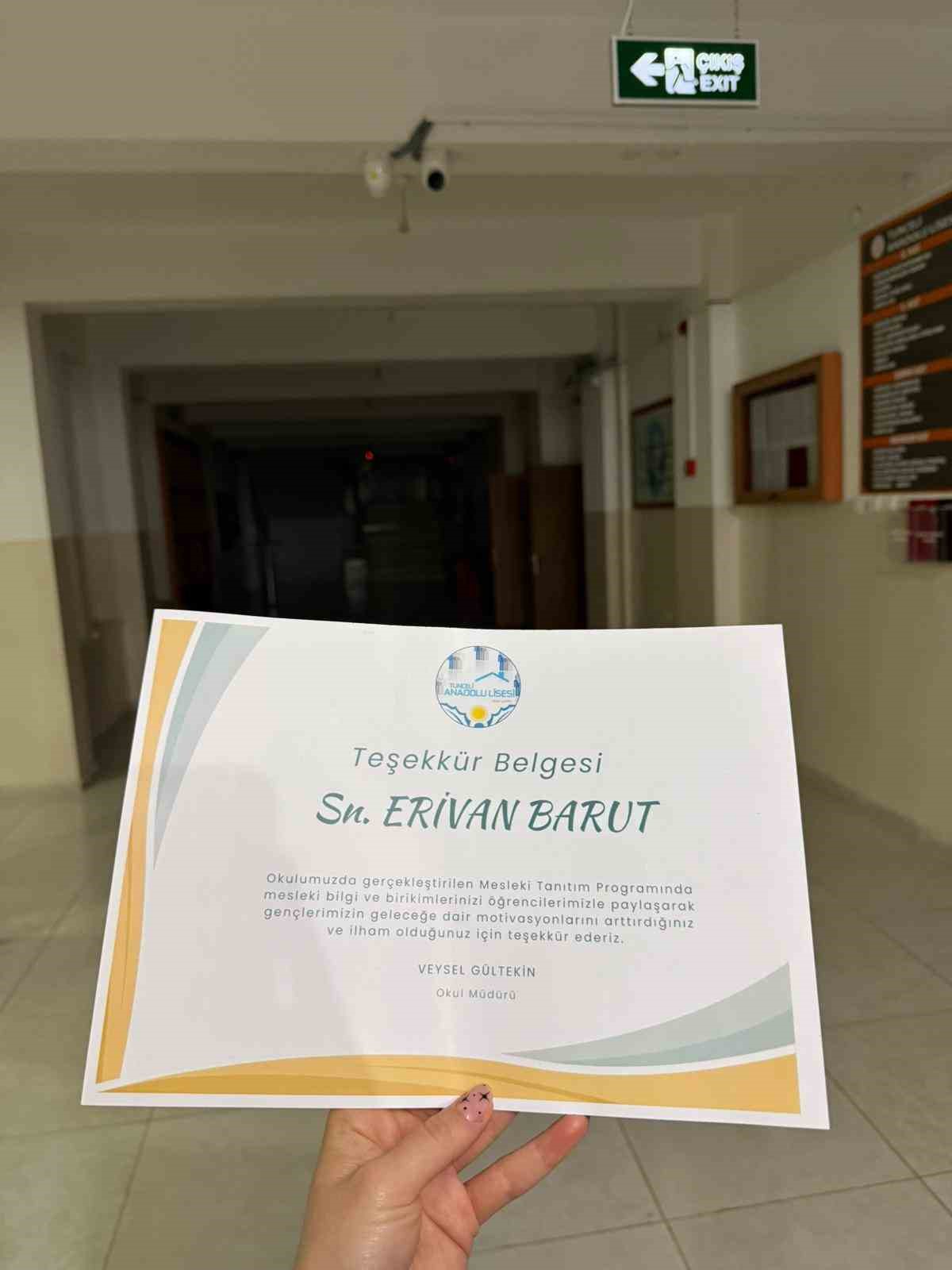 Avrupa ve dünya şampiyonu Erivan Barut, mezun olduğu okulda öğrencilerle buluştu
