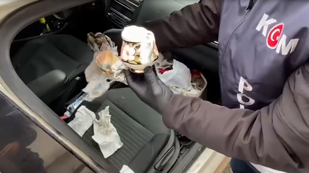 Avrupa’dan kaçak getirilen 128 el sanatı eser ele geçirildi
