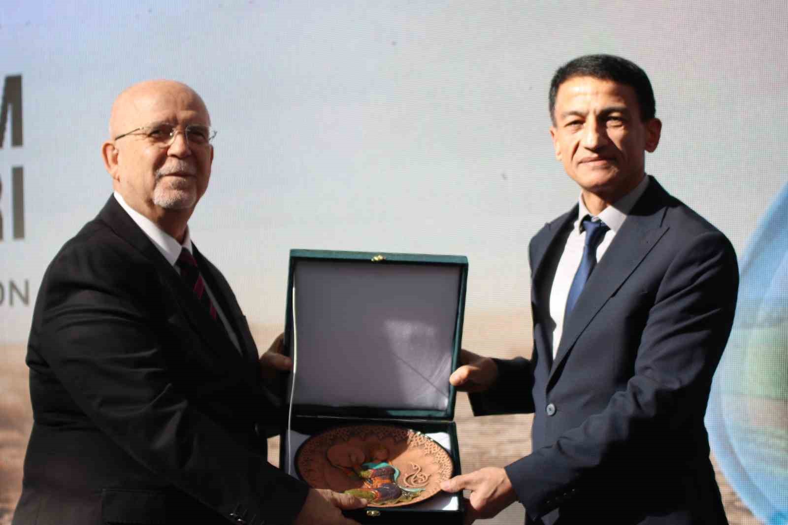 Avrupa’nın dev tarım fuarı Agroexpo İzmir’de kapılarını açtı
Avrupa’nın dev tarım fuarı Agroexpo İzmir’de kapılarını açtı