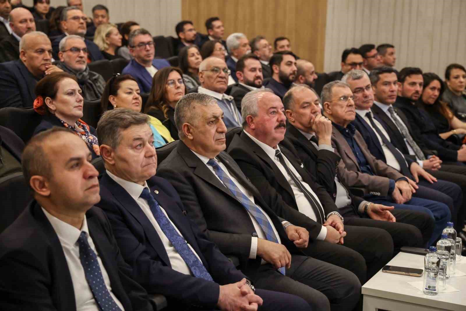 Avrupa’nın en büyük sera kümelenmelerinden biri Dikili’de yükseliyor
Avrupa’nın en büyük sera kümelenmelerinden biri Dikili’de yükseliyor