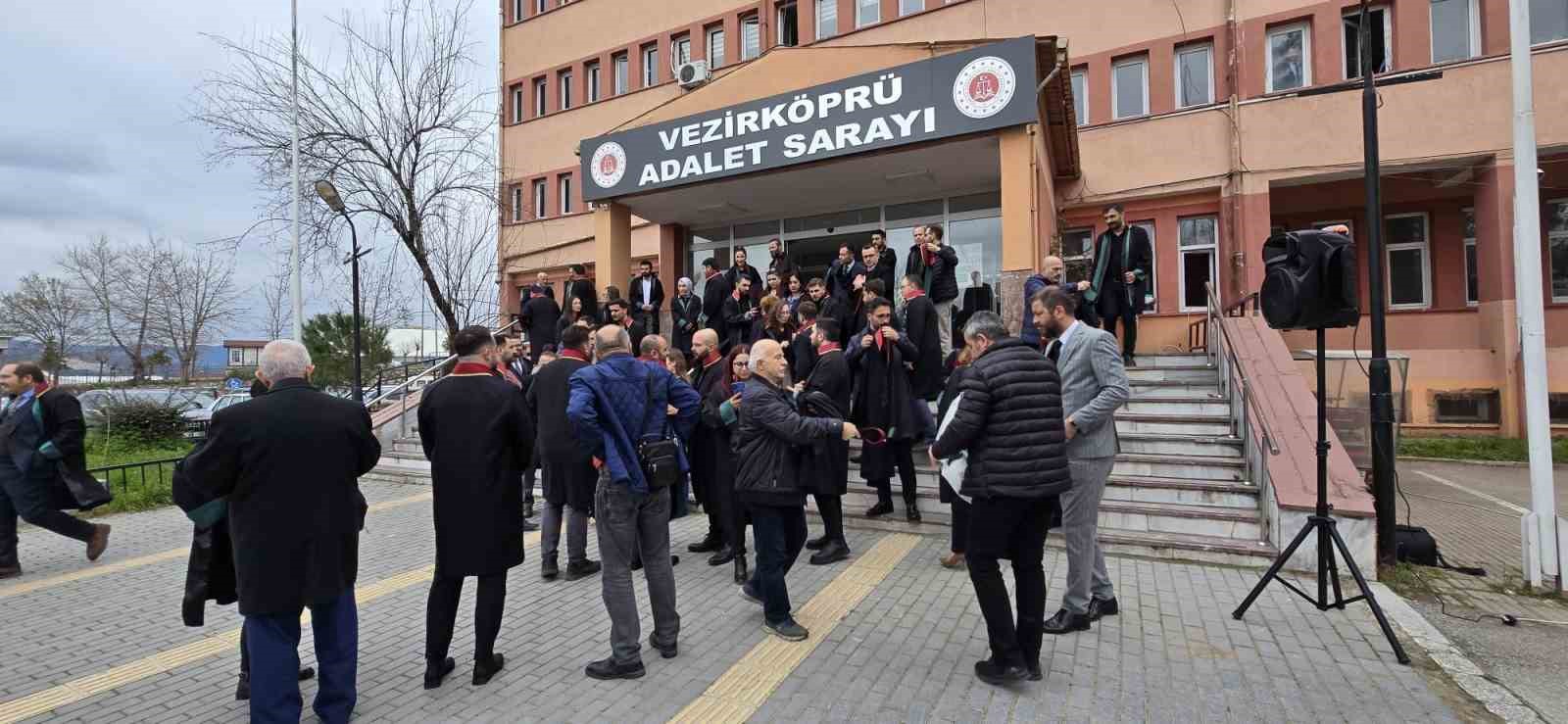 Avukata saldırıya tepki
Avukata saldırıya tepki