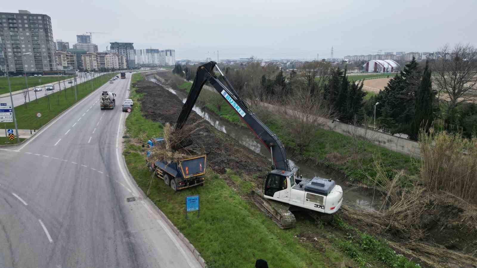 Ayafatma Deresi’nde kapsamlı temizlik çalışması
