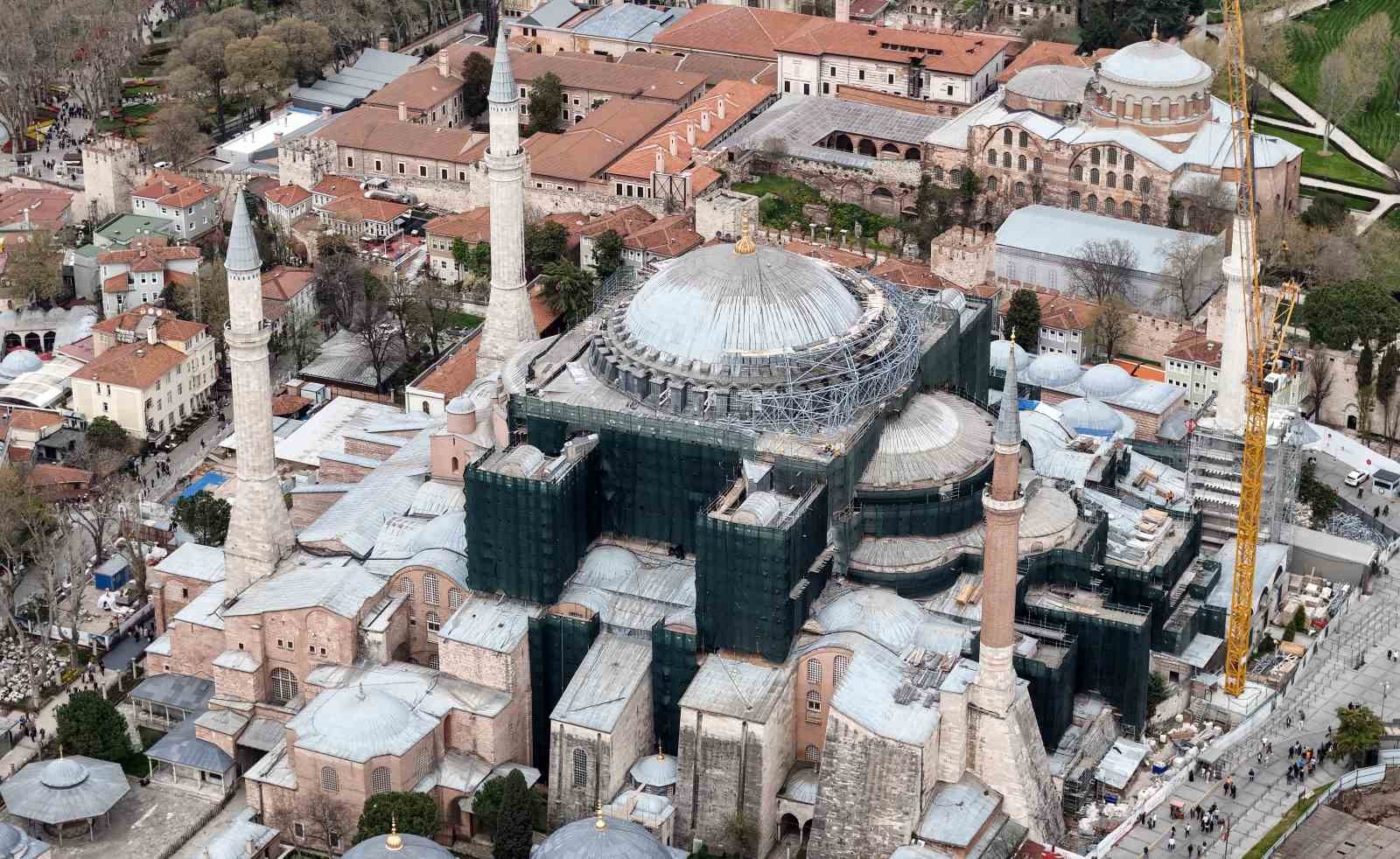 Ayasofya’da dev restorasyonda kritik aşama: Kubbe kapatılıyor
