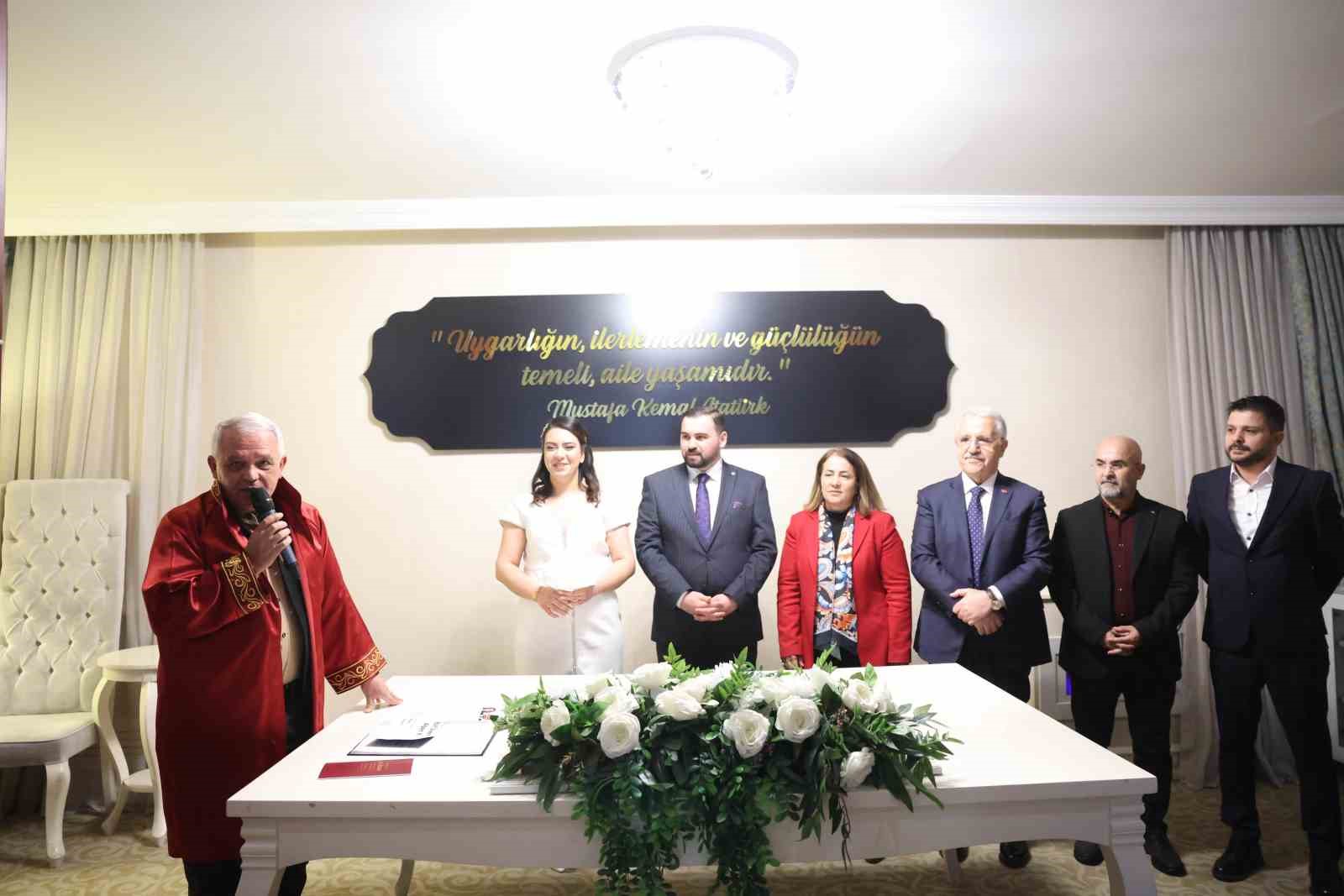 Aybay ve Yıldırım ailelerinin mutlu günü
