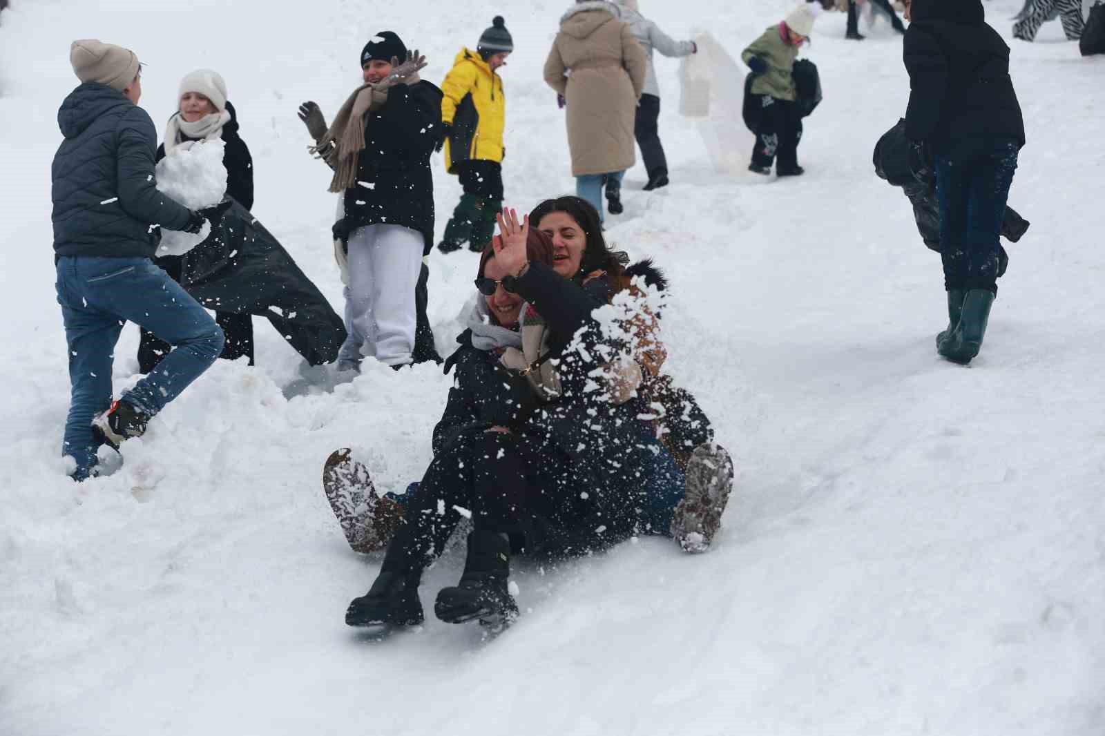 Ayder Yaylası’nda Kardan Adam Kış Festivali coşkusu
