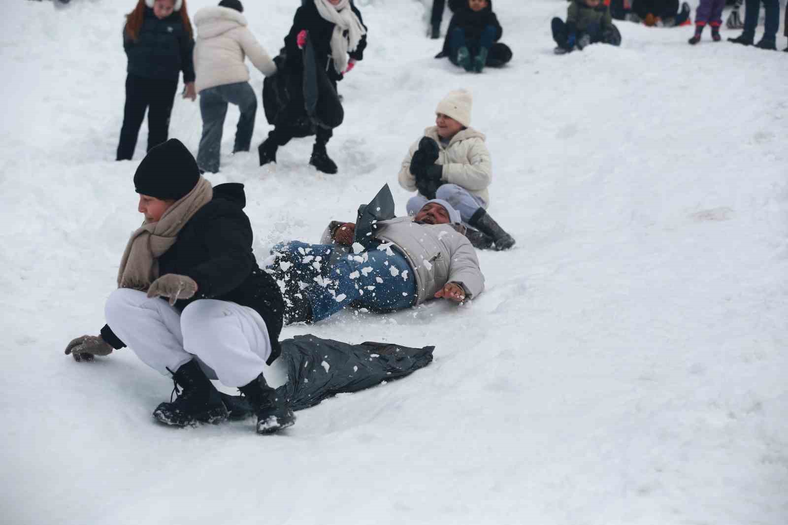 Ayder Yaylası’nda Kardan Adam Kış Festivali coşkusu
