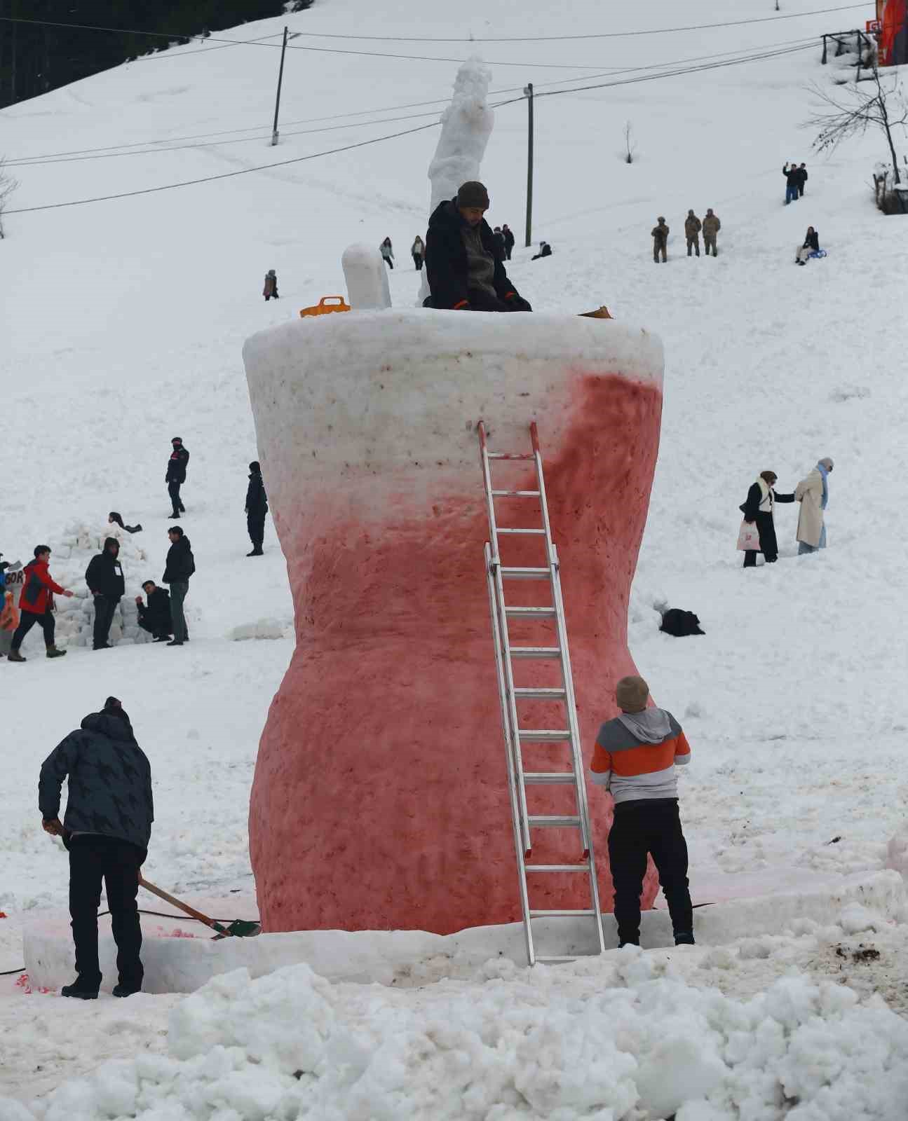 Ayder Yaylası’nda Kardan Adam Kış Festivali coşkusu
