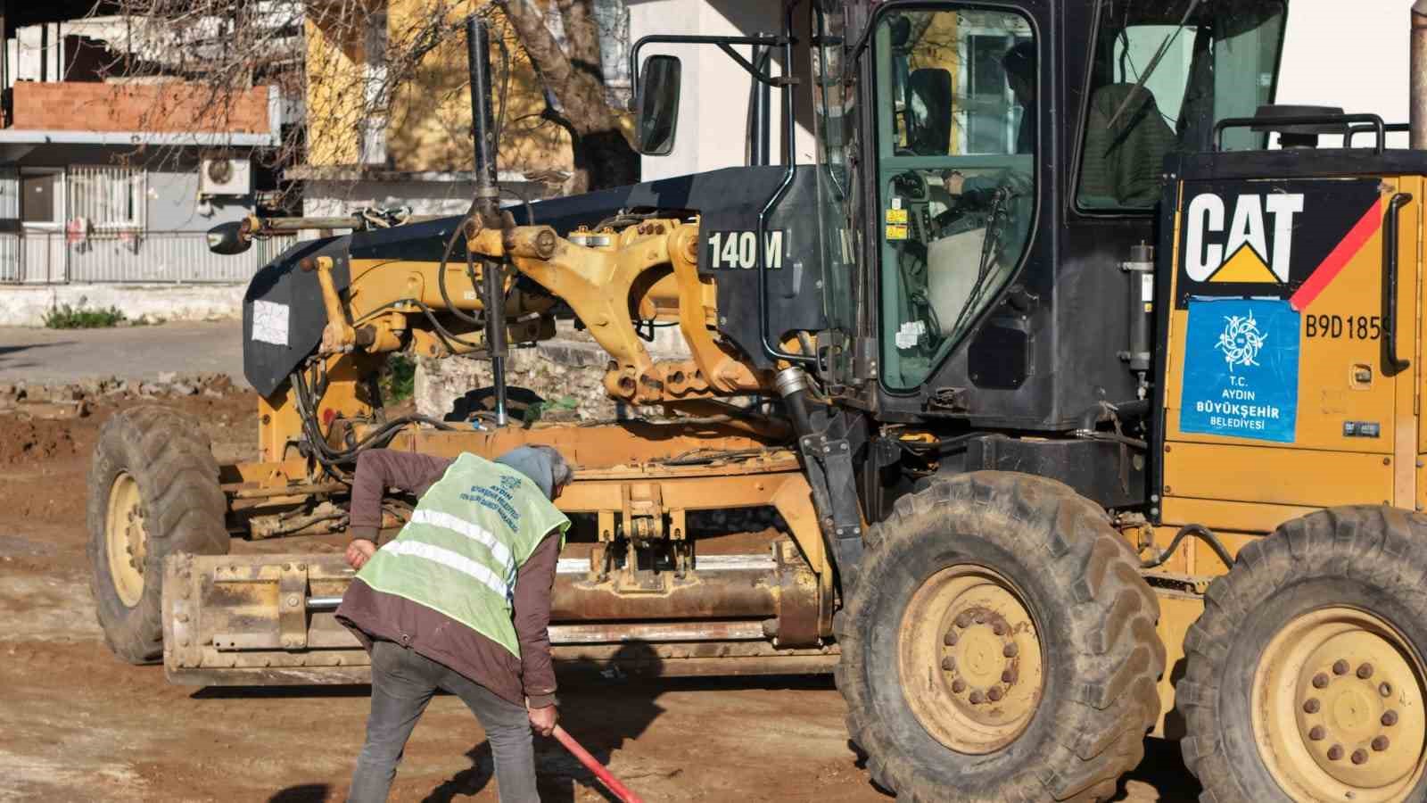 Aydın Büyükşehir Belediyesi Efeler’in yollarını yeniliyor
