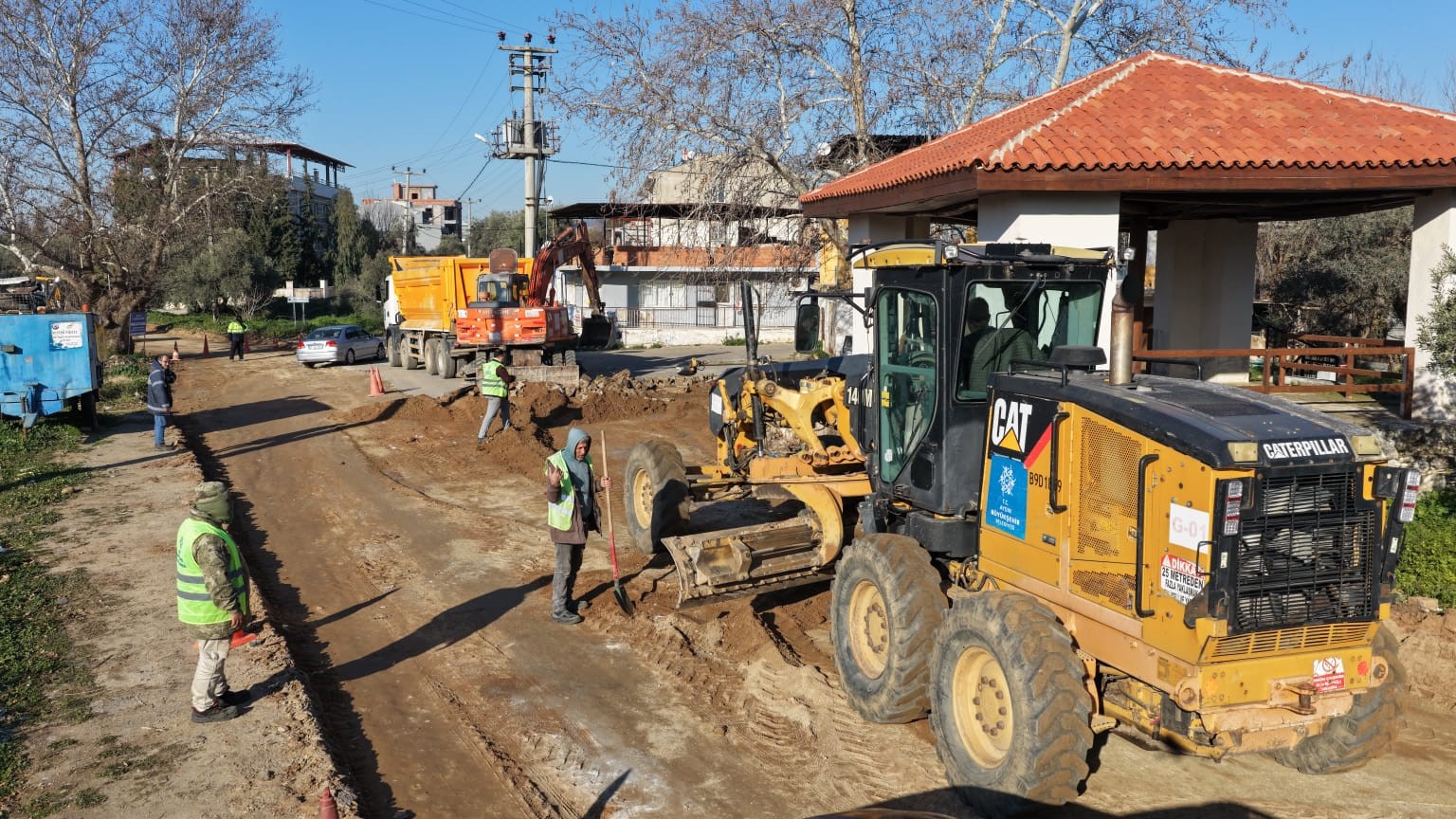 Aydın Büyükşehir Belediyesi Efeler’in yollarını yeniliyor
